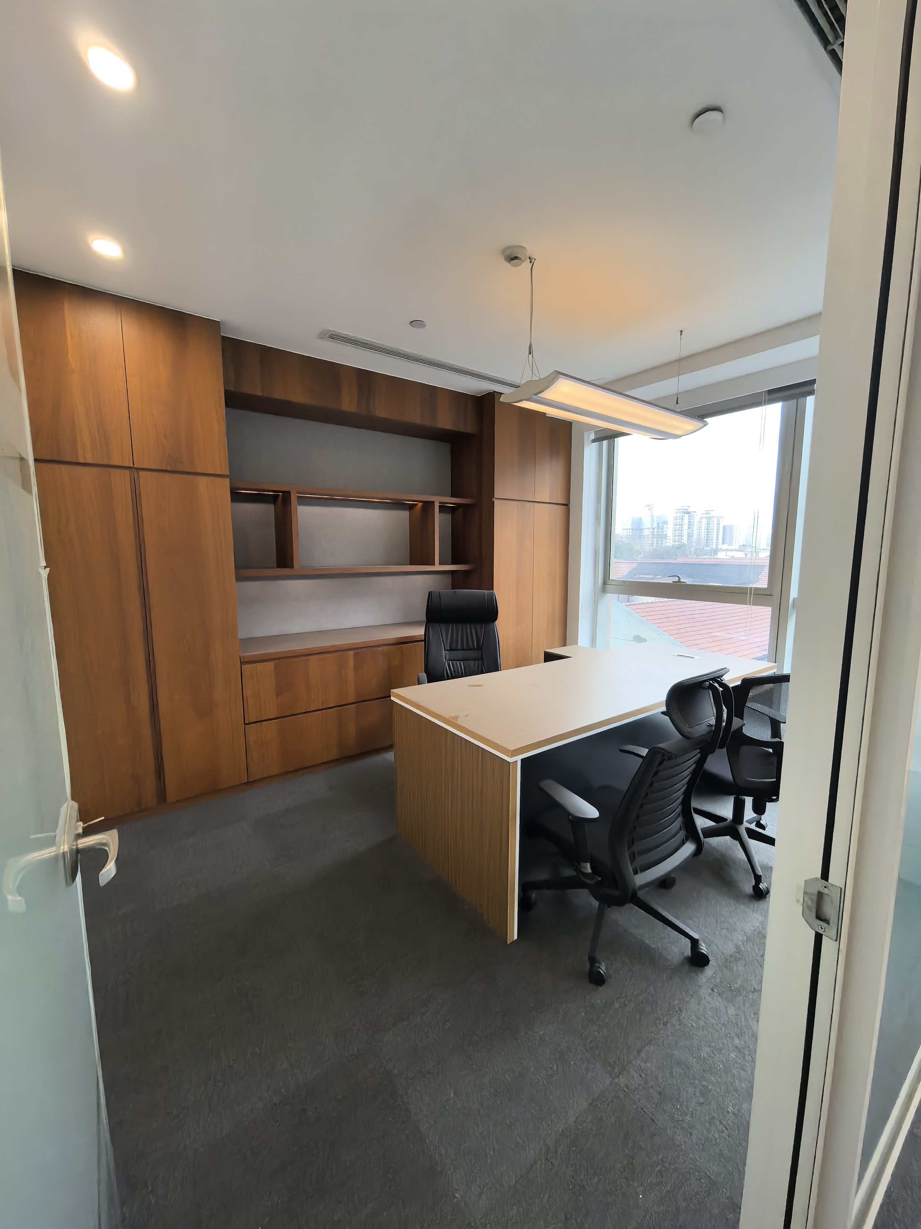 南京西路晶采世纪大厦126平米写字楼出租