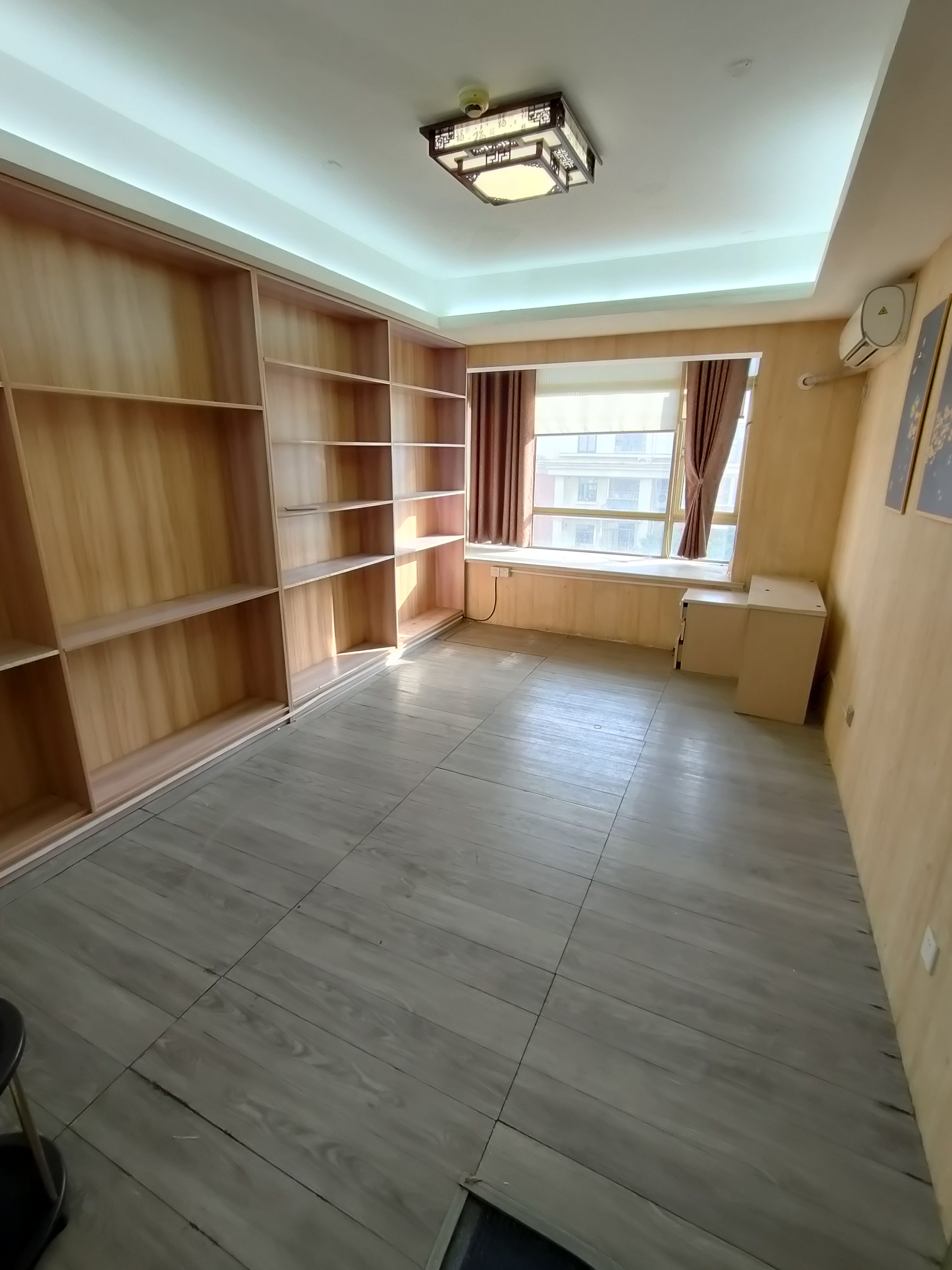 中山公园虹桥国际大厦106平米写字楼出租