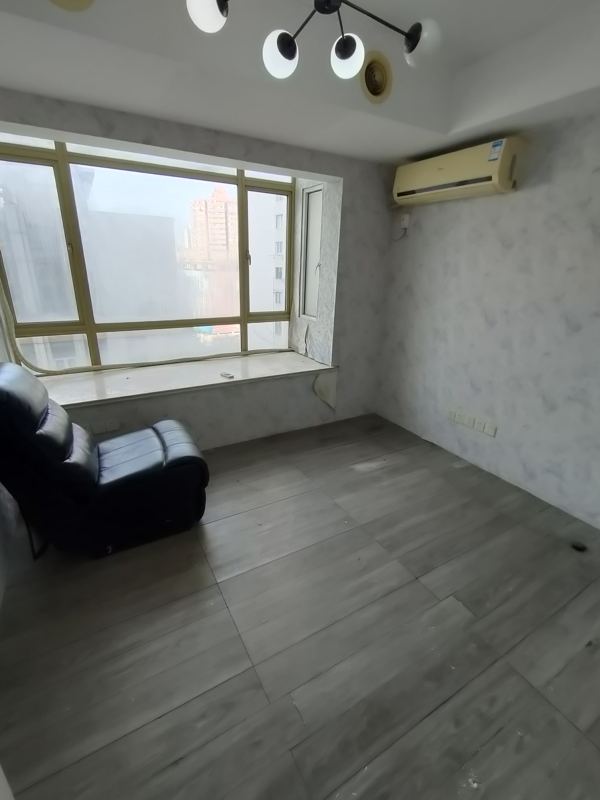 中山公园虹桥国际大厦106平米写字楼出租