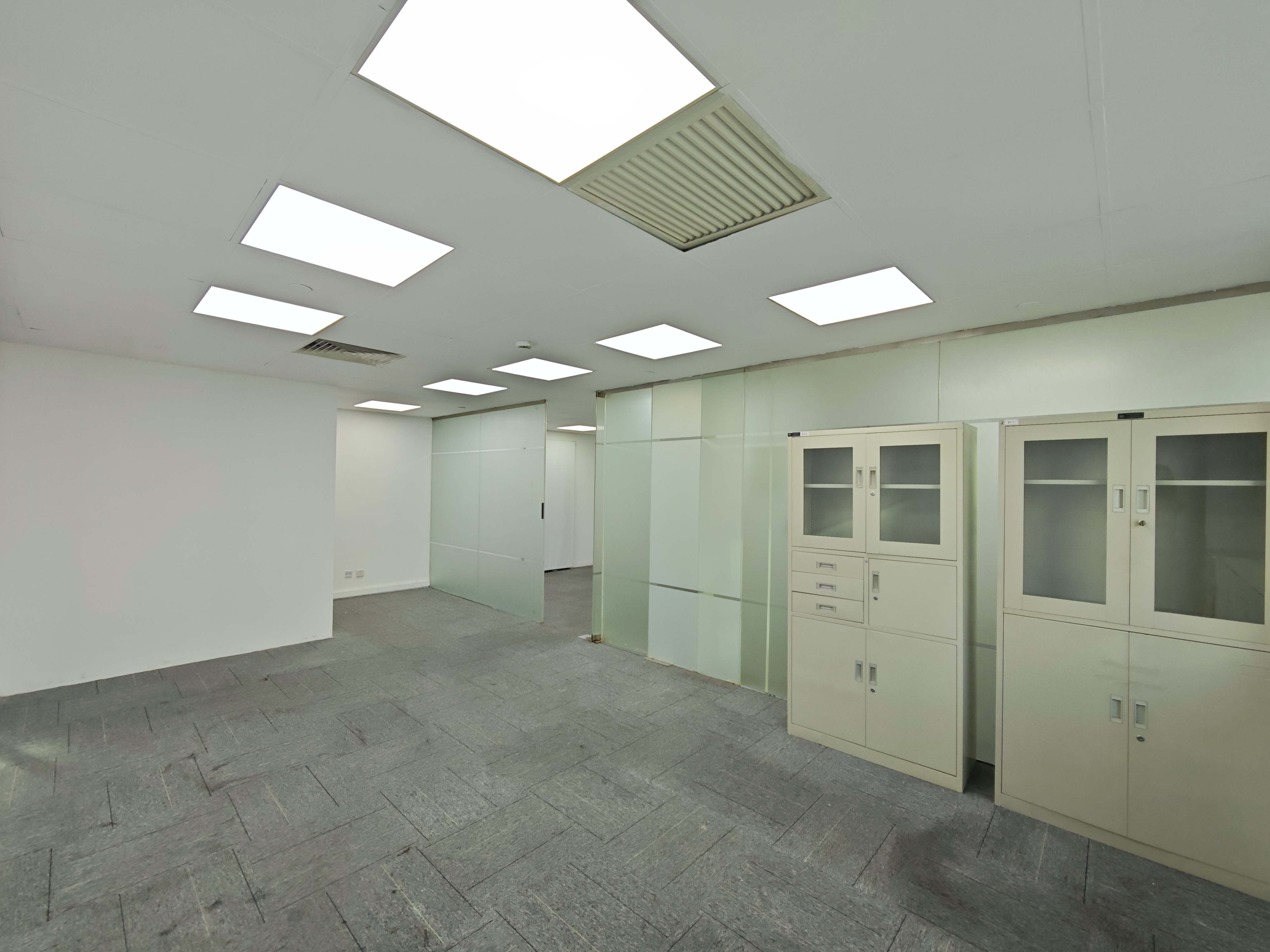 光新浦发广场96平米写字楼出租