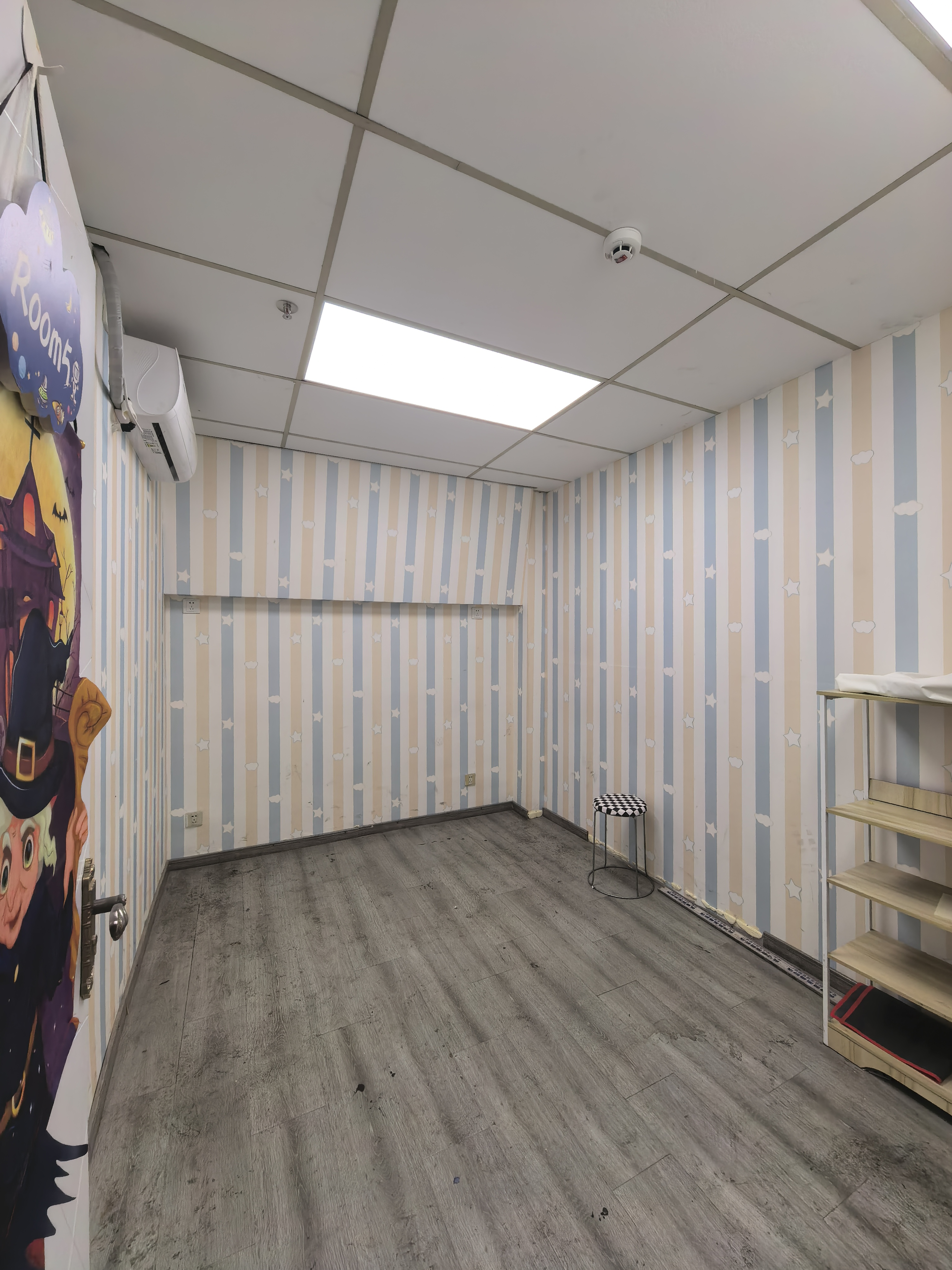 中山公园虹桥世家花园138平米写字楼出租