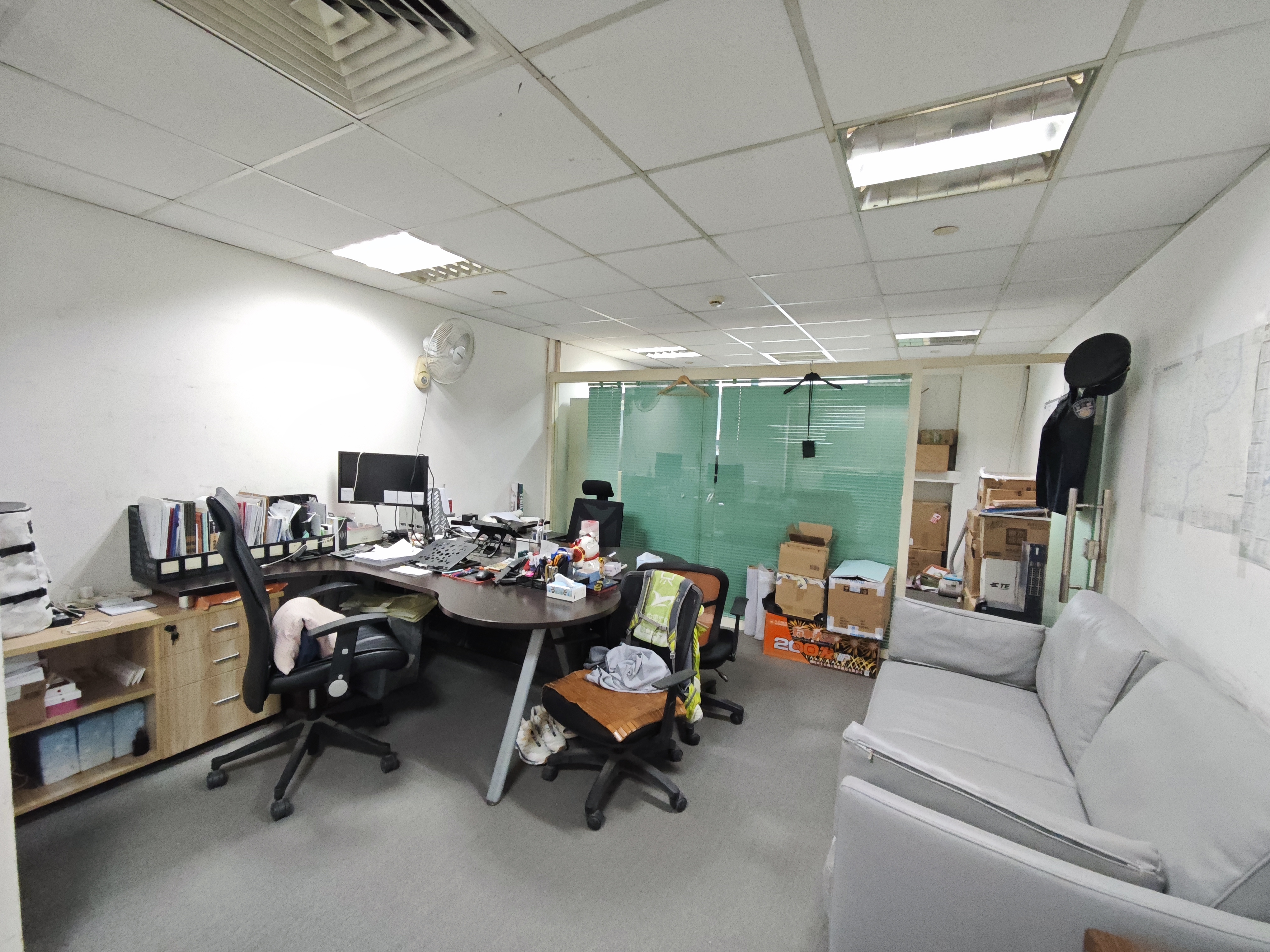 光新浦发广场56平米写字楼出租