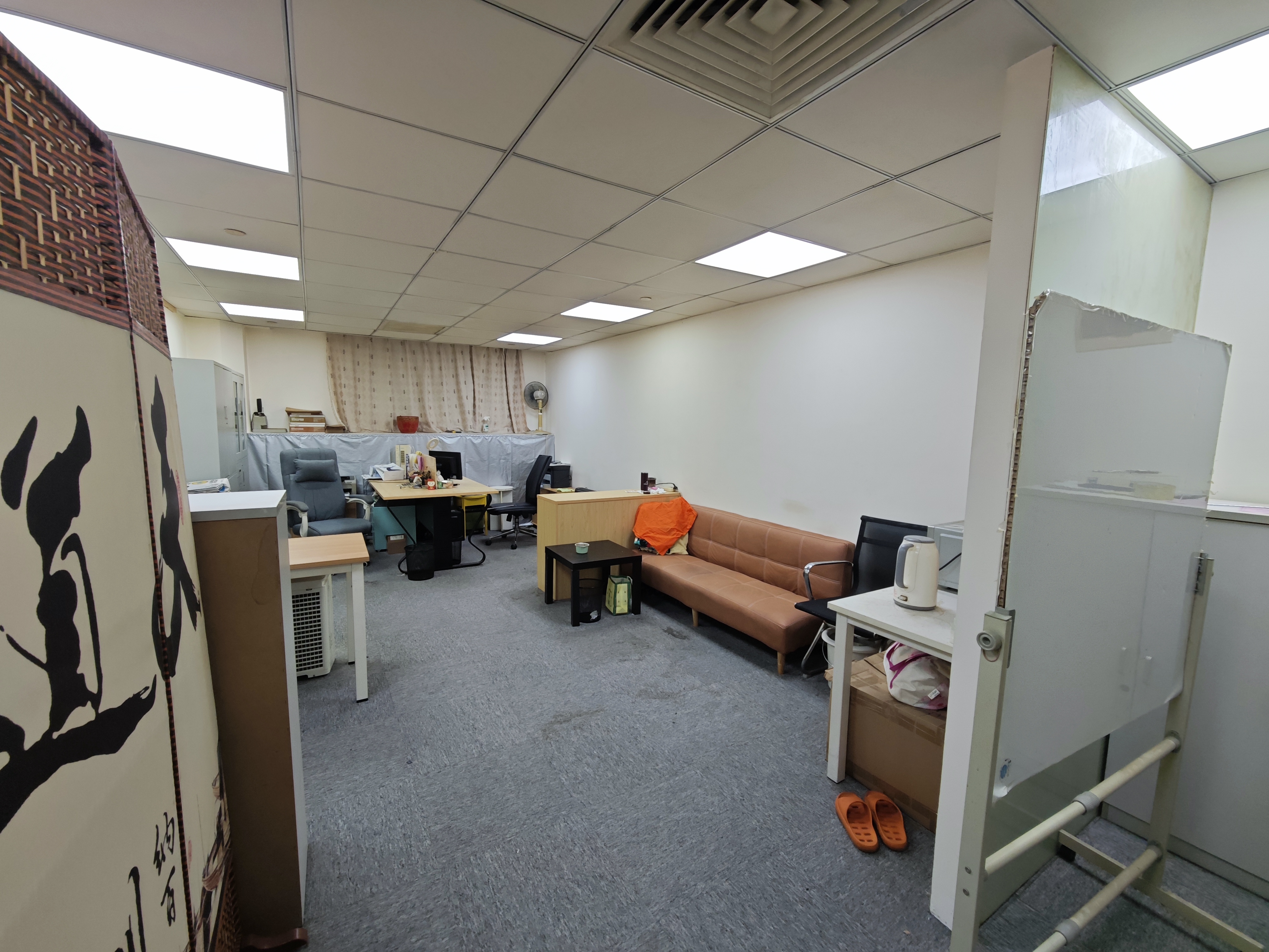 光新浦发广场56平米写字楼出租