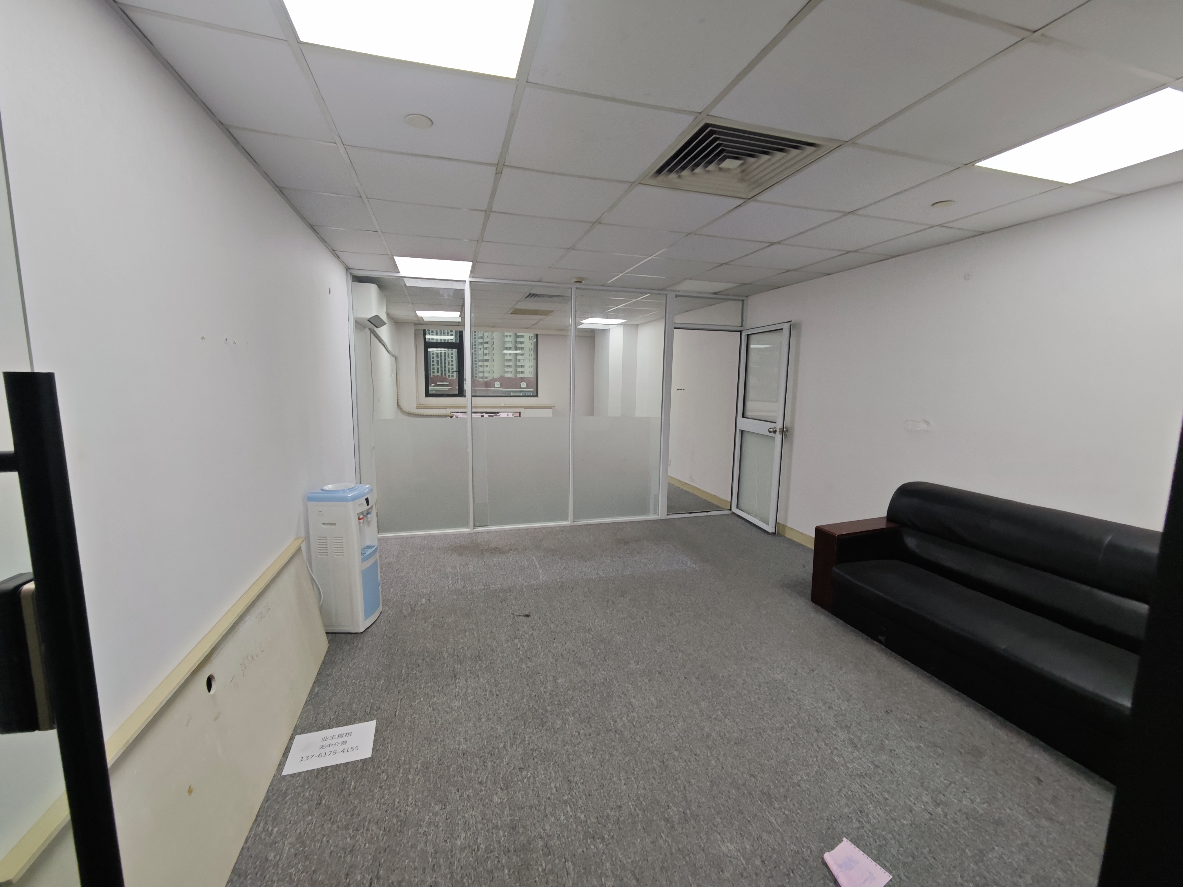 光新浦发广场56平米写字楼出租