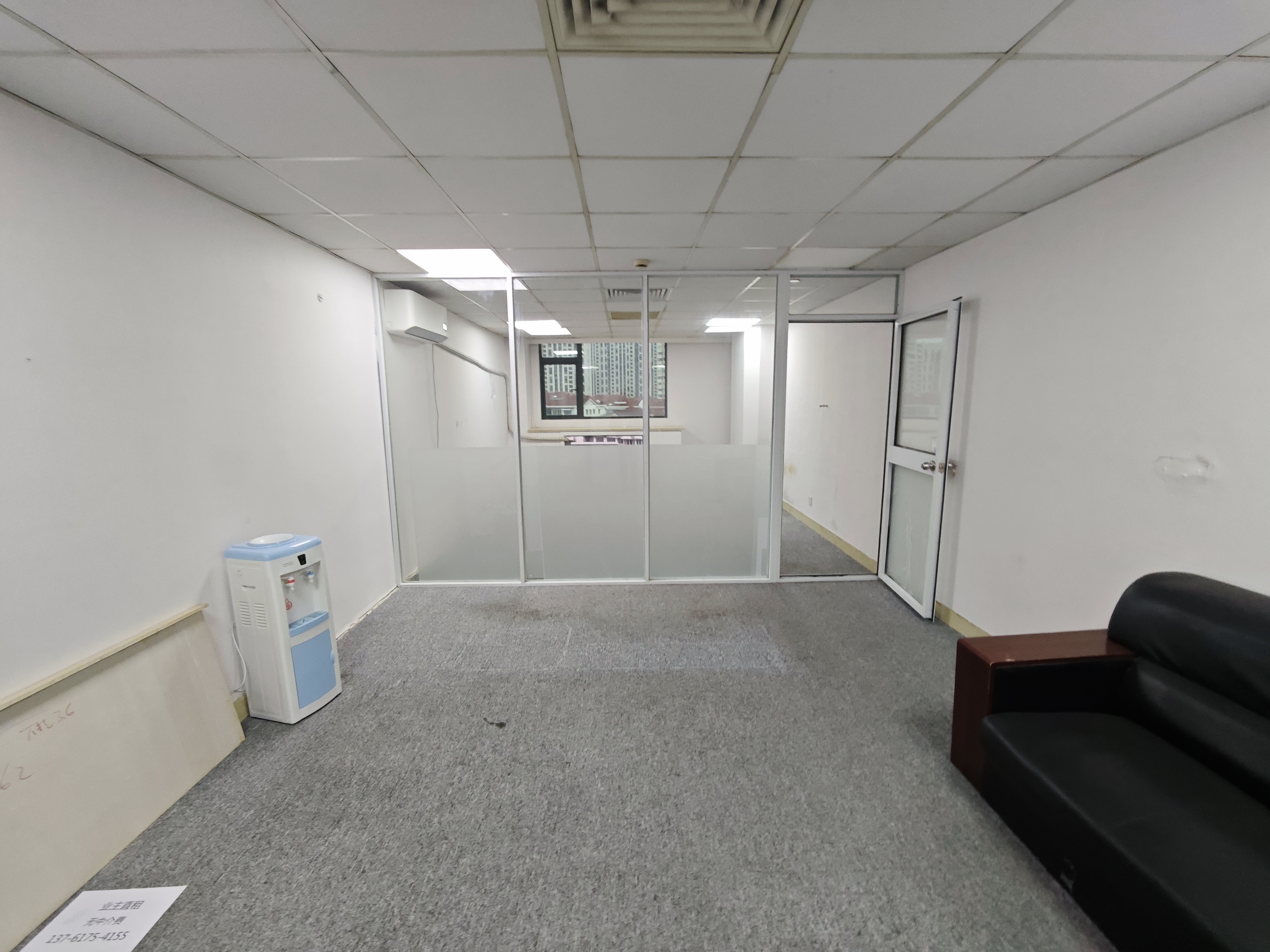 光新浦发广场56平米写字楼出租