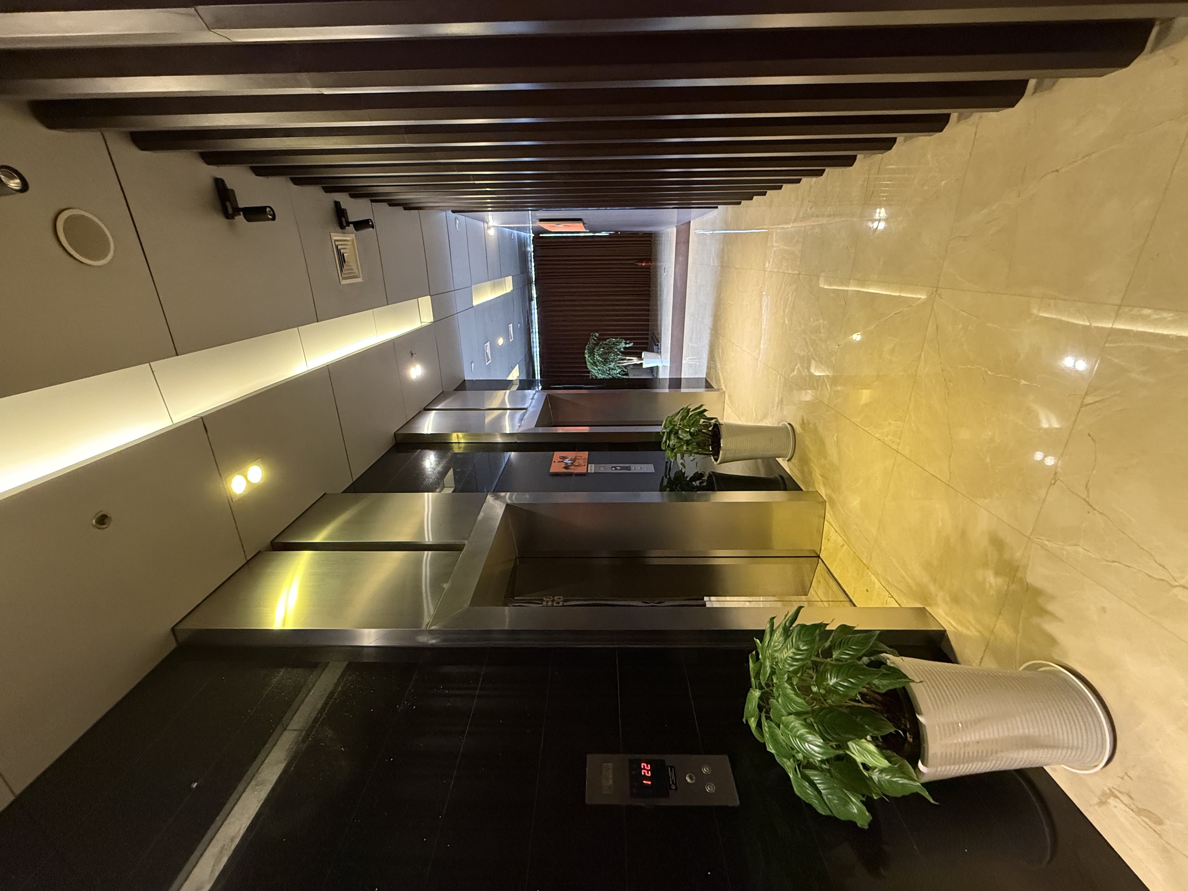 五角场蓝天大厦169平米写字楼出售