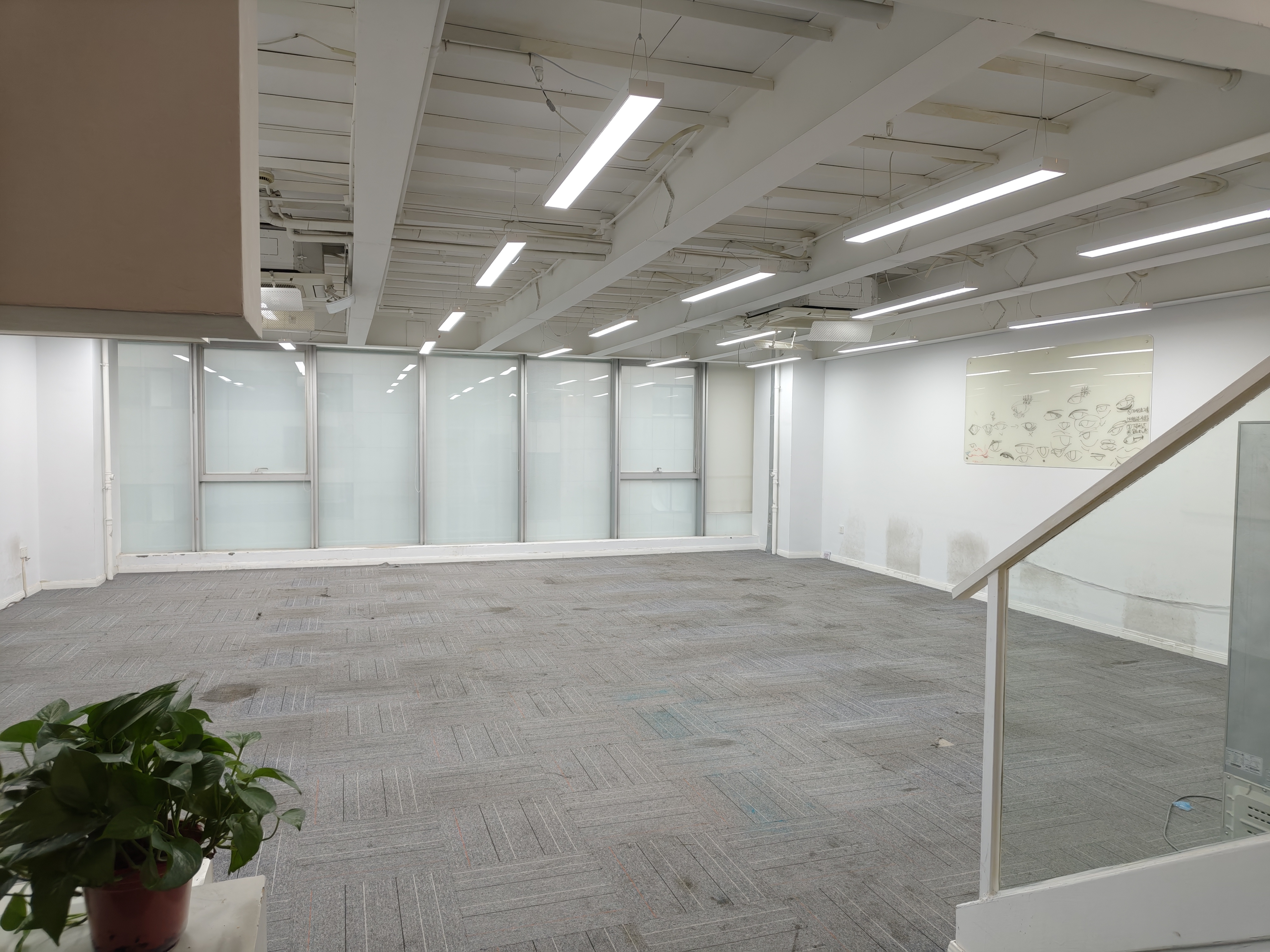 田林上海主角(MOBO办公)160平米写字楼出租