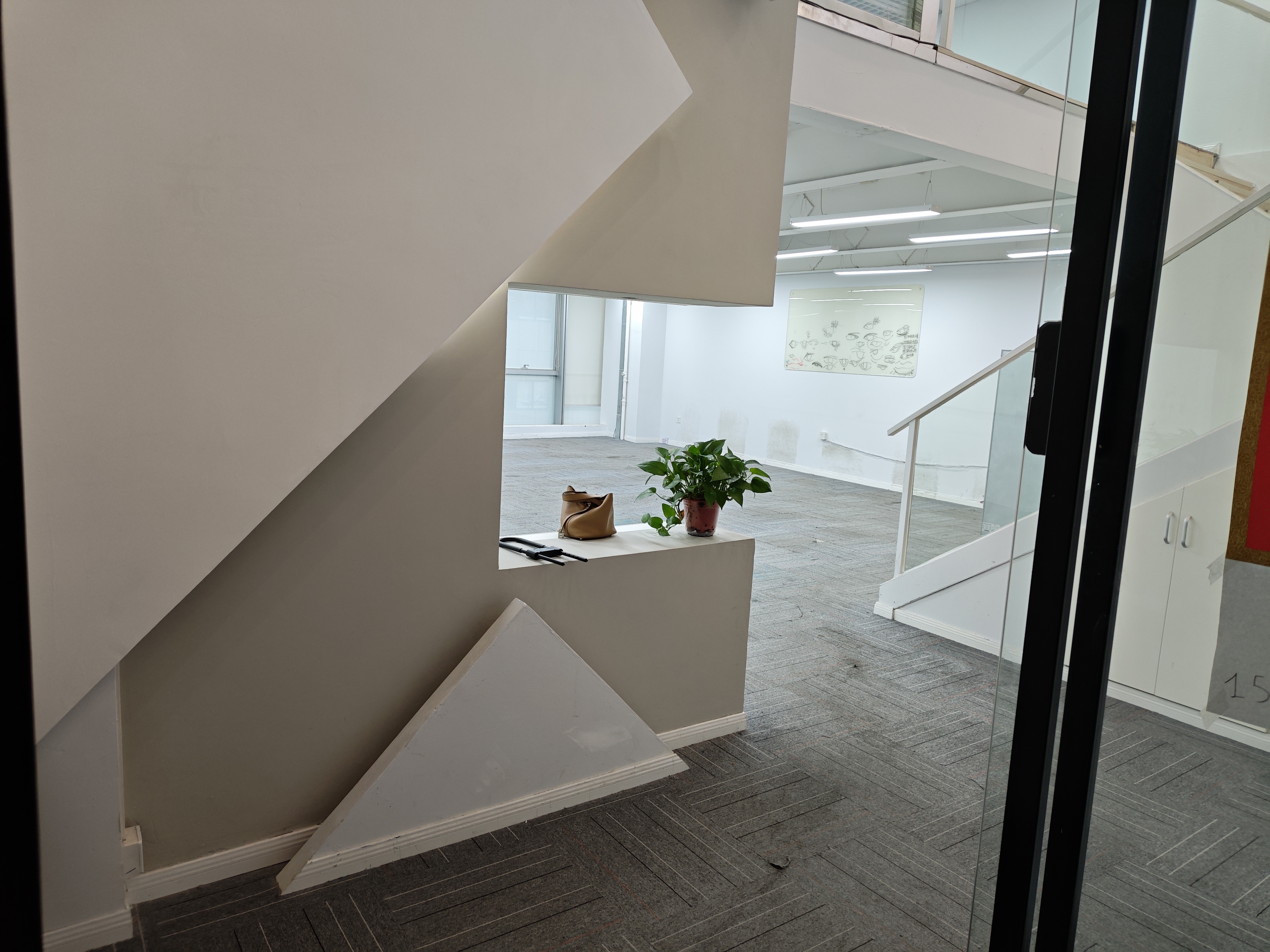 田林上海主角(MOBO办公)160平米写字楼出租