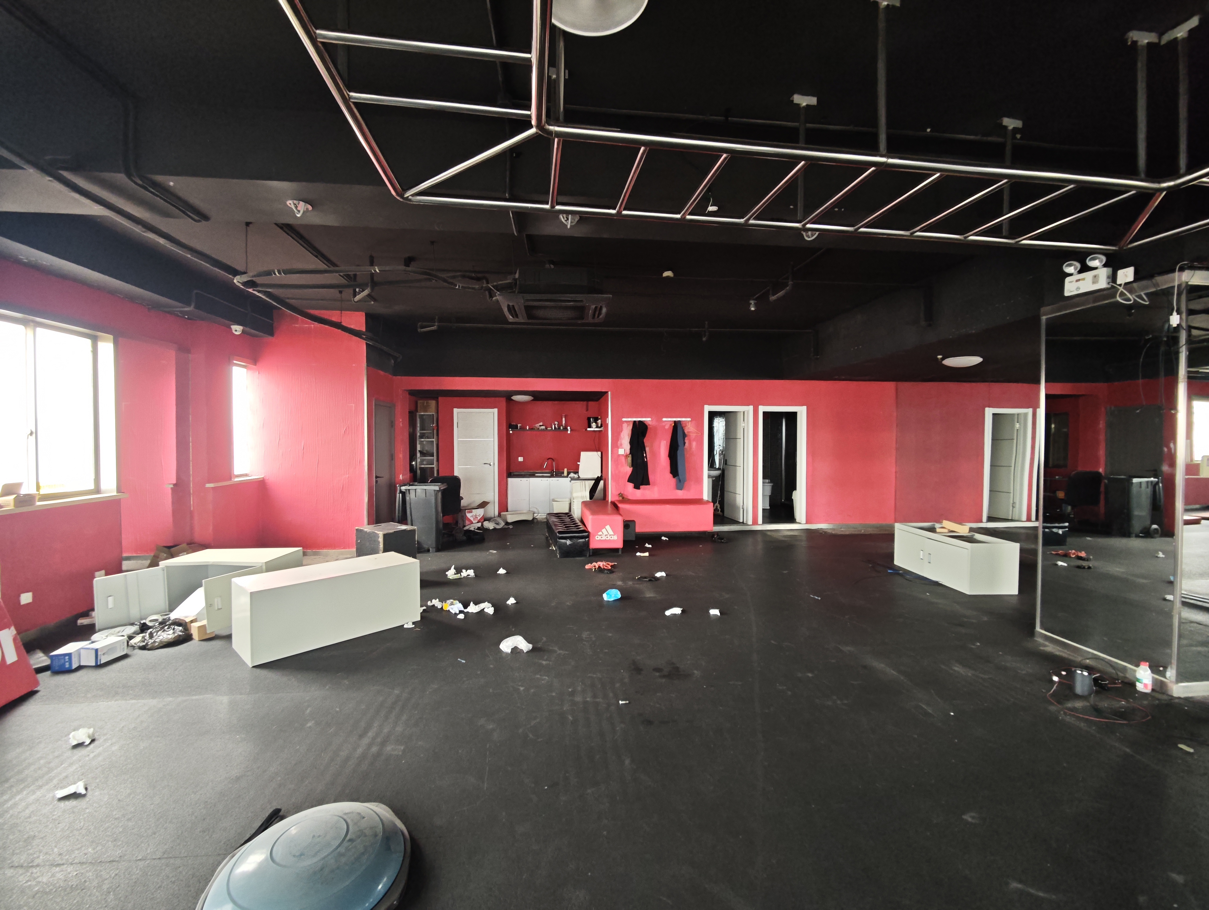 徐家汇汇银广场183平米写字楼出租