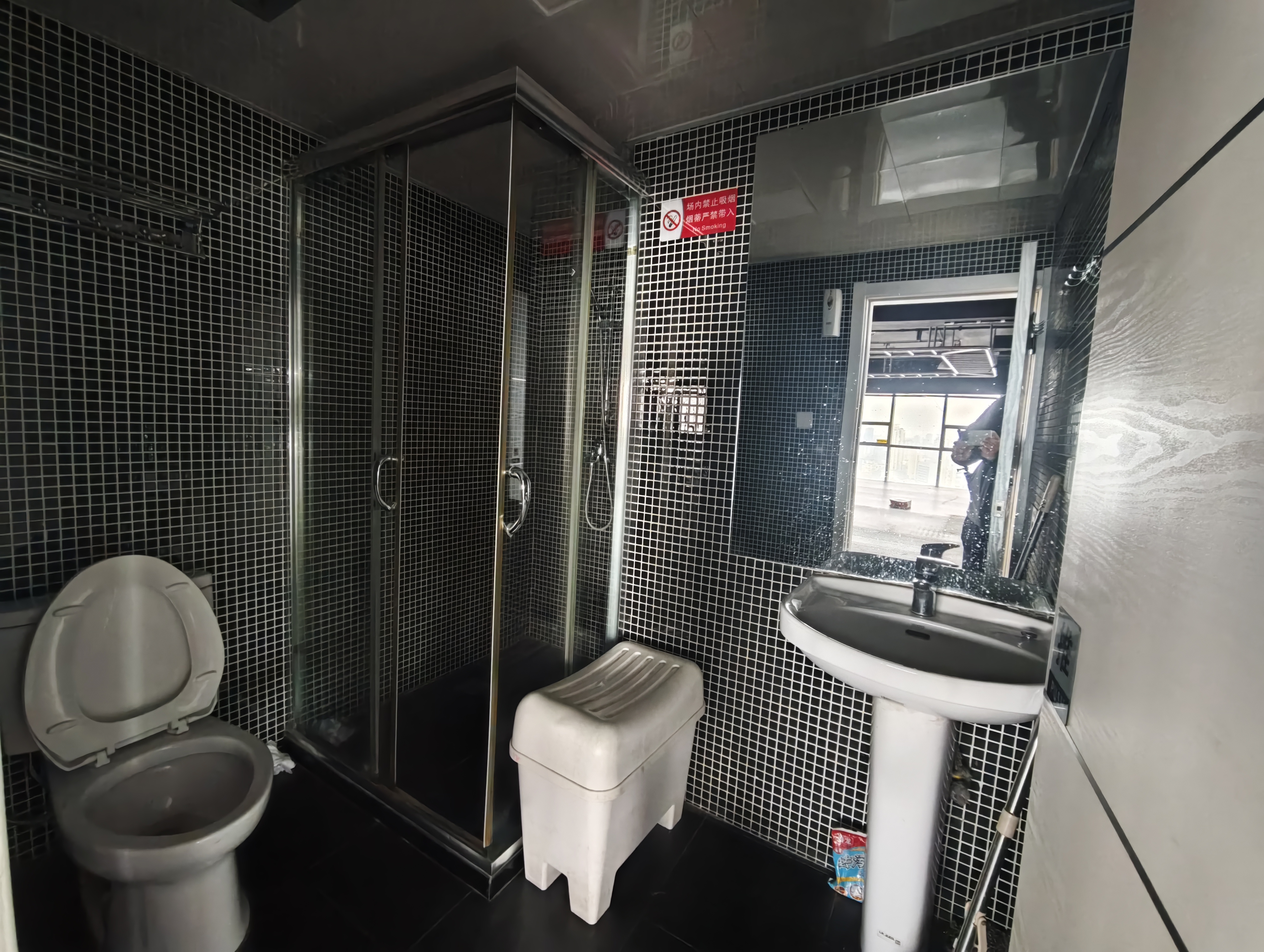 徐家汇汇银广场183平米写字楼出租