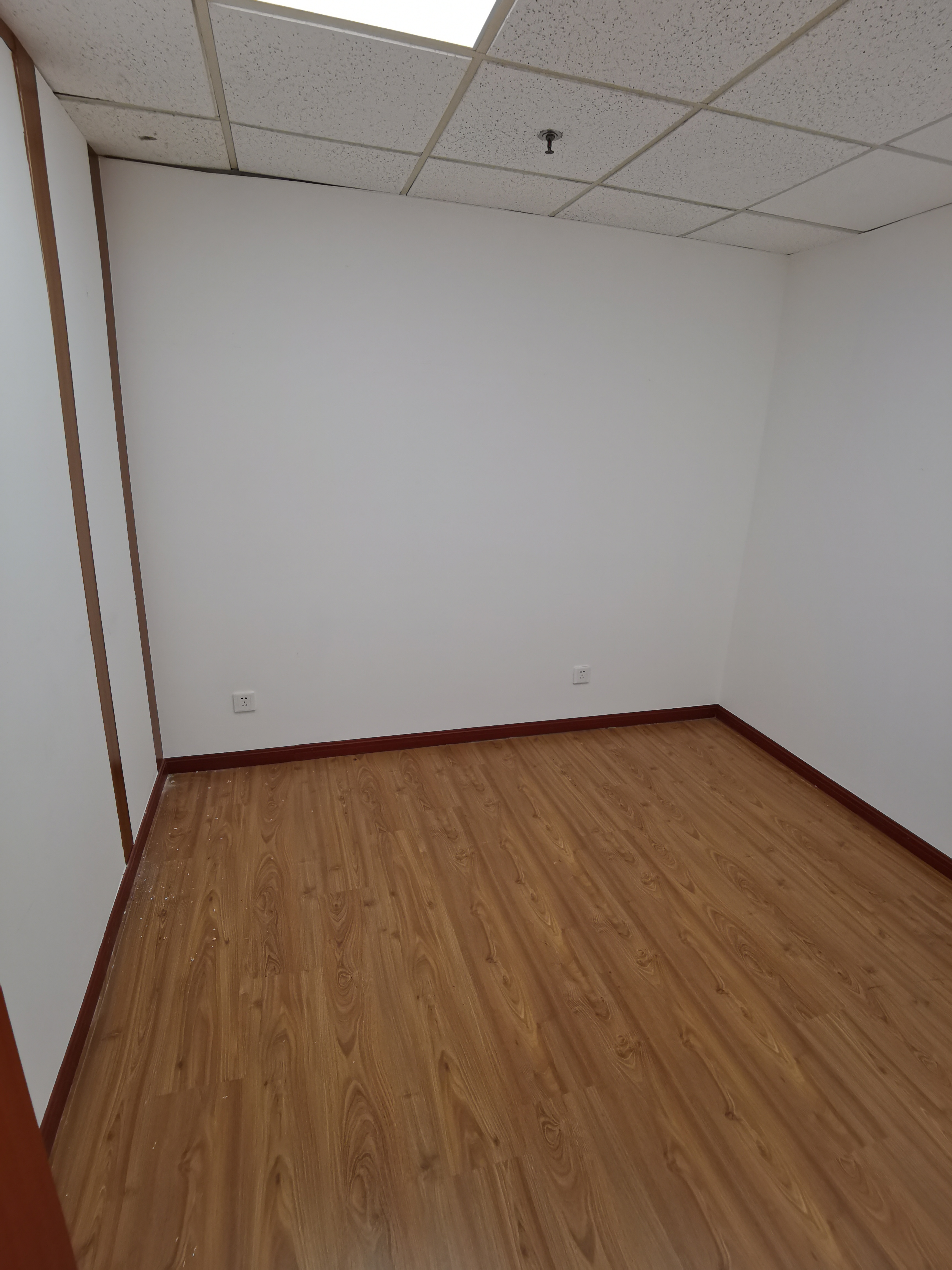 淮海中路淮海中华大厦78平米写字楼出租