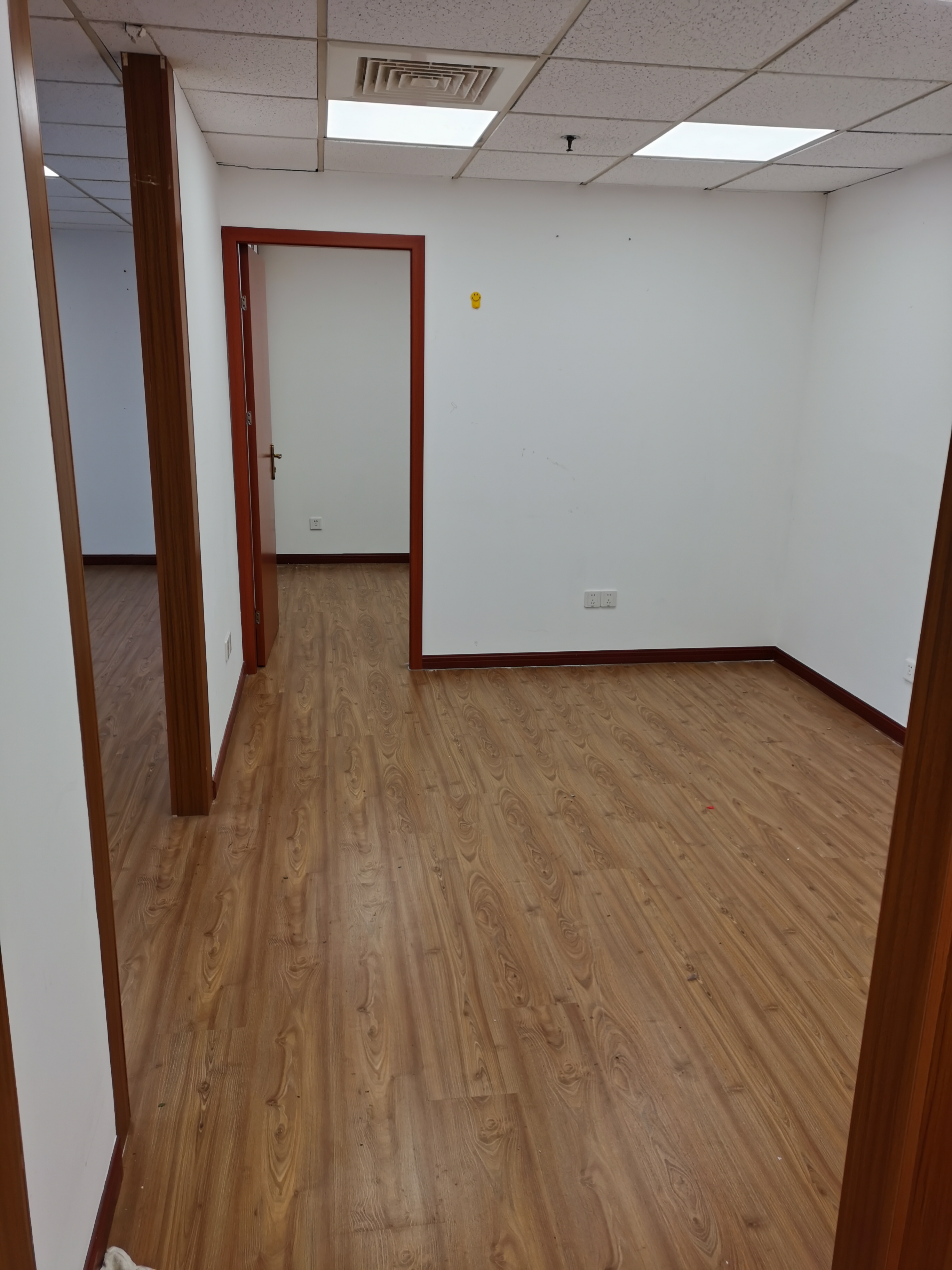 淮海中路淮海中华大厦78平米写字楼出租