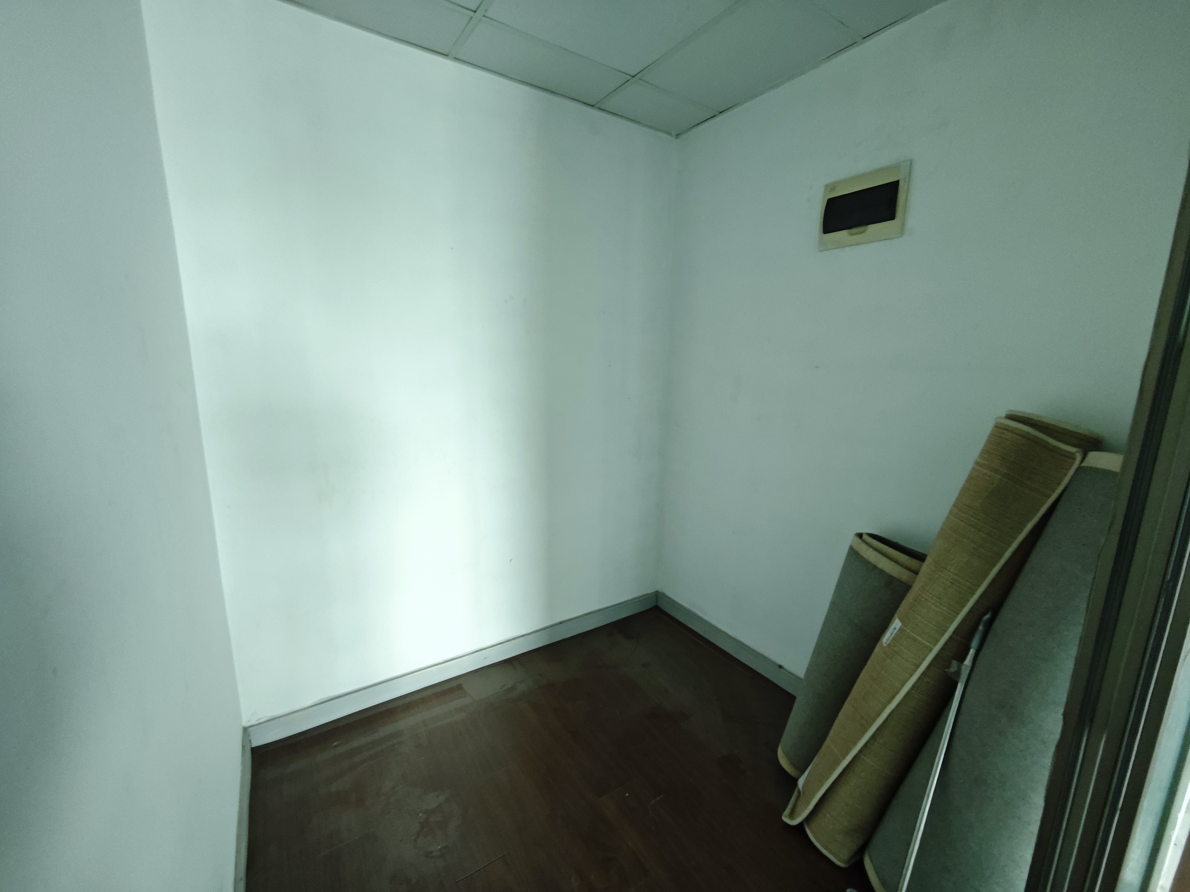 光新浦发广场99平米写字楼出租