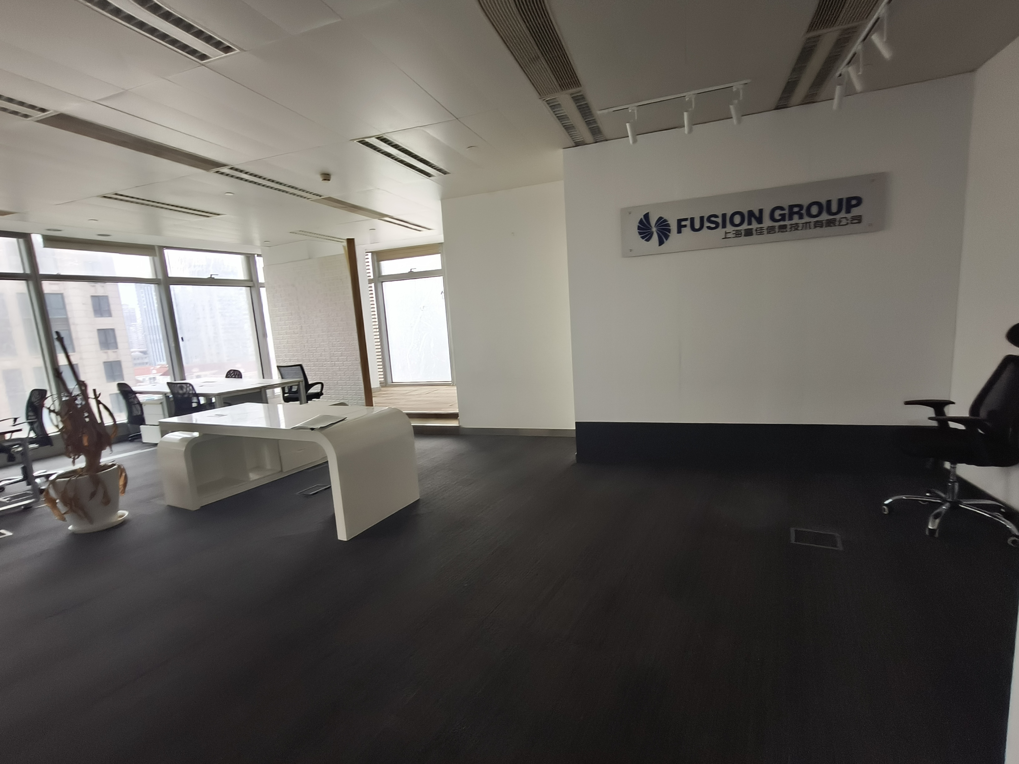 世博滨江绿地海外滩187平米写字楼出租