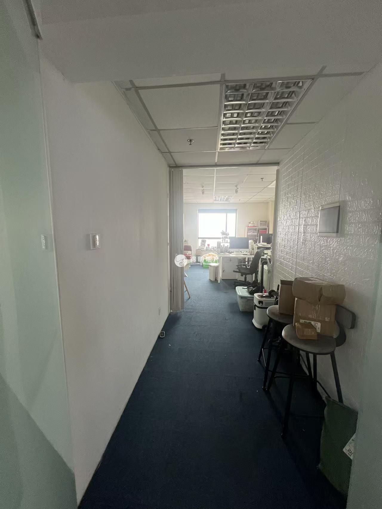 漕河泾光大会展中心90平米写字楼出售