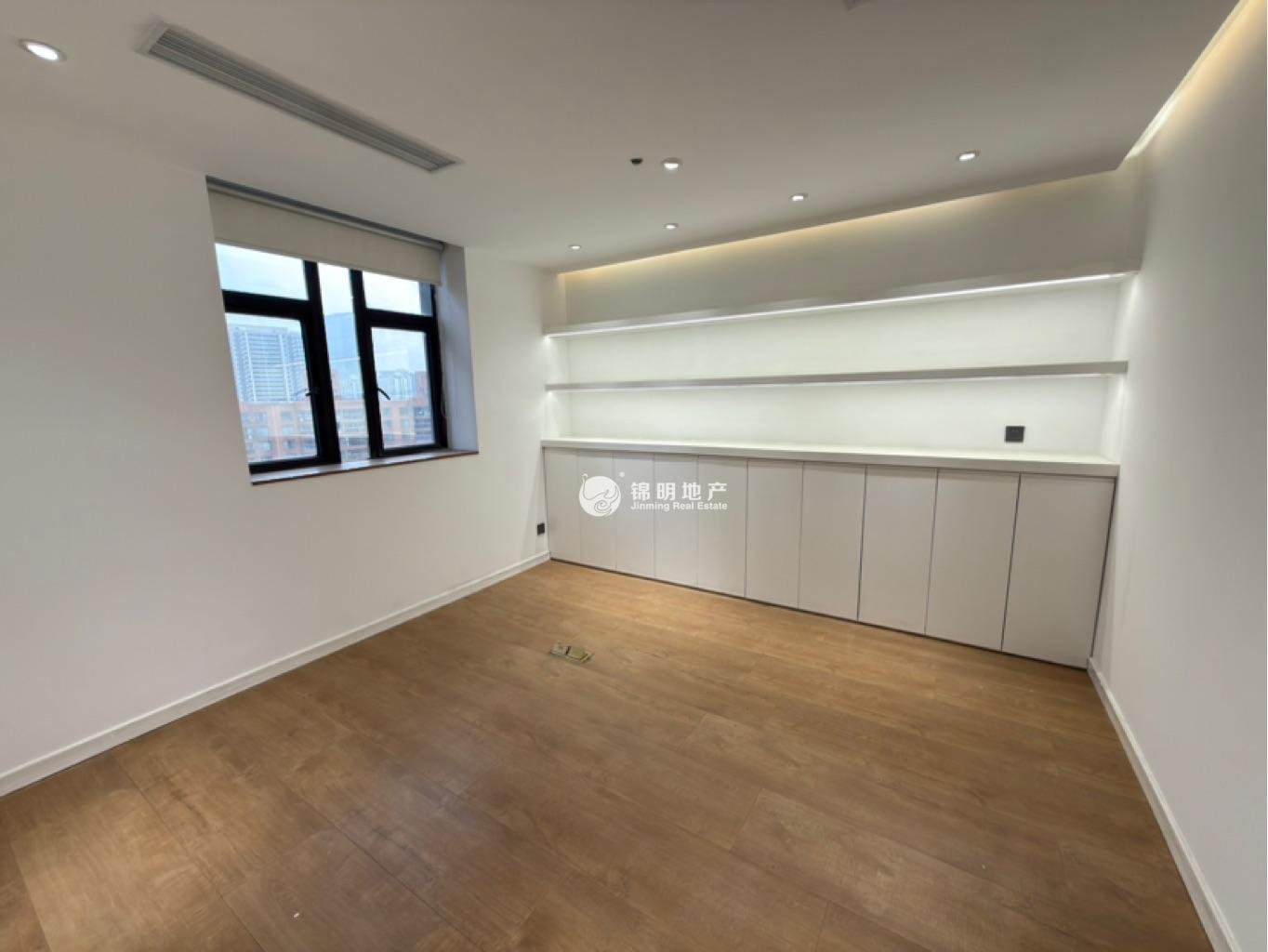 南京西路申银发展大厦175平米写字楼出租