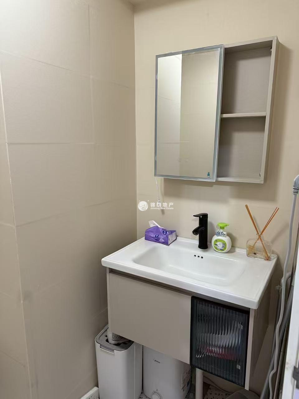 万体馆徐汇商务大厦46平米写字楼出租