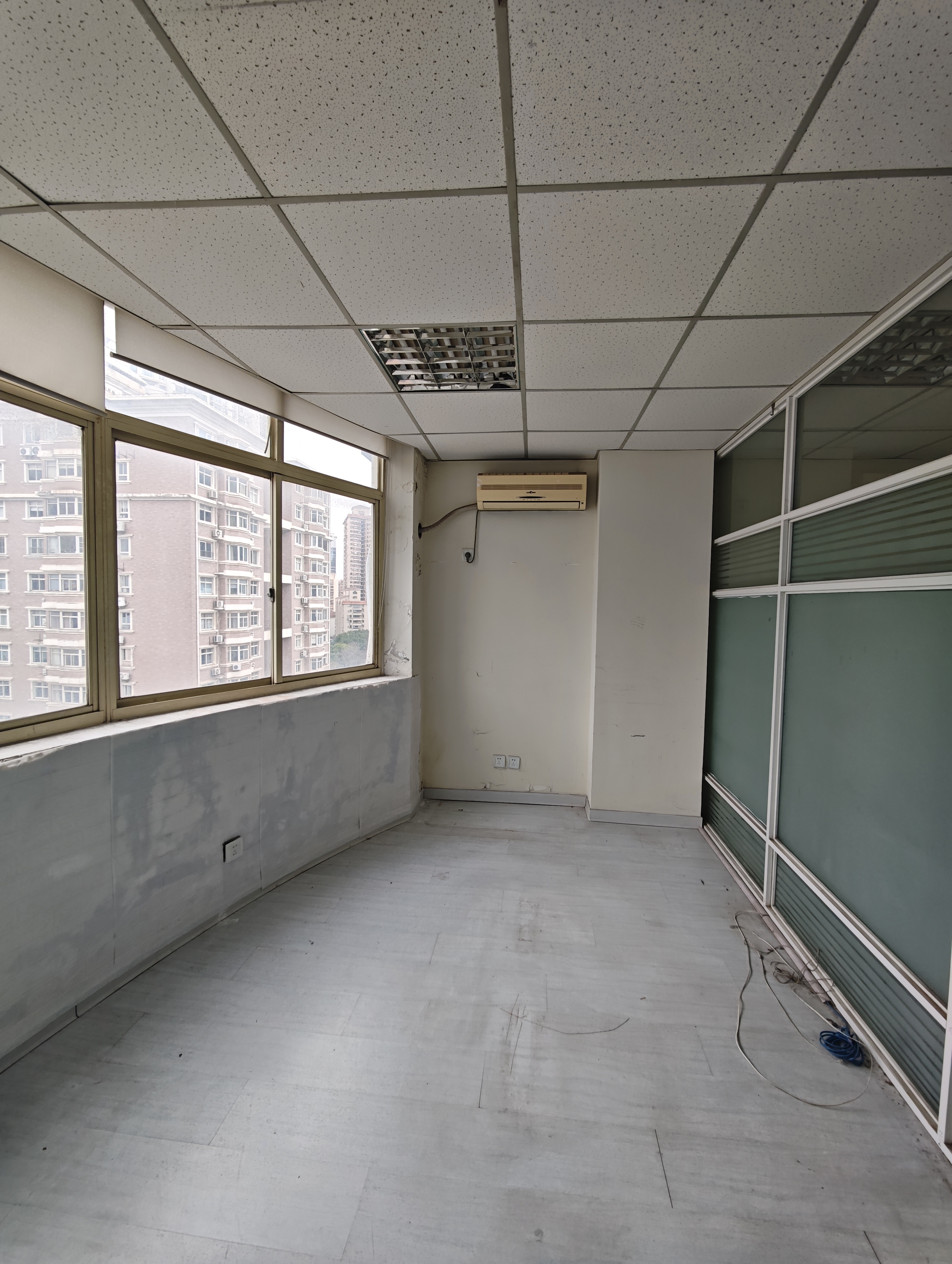 徐家汇博大商务楼66平米写字楼出租