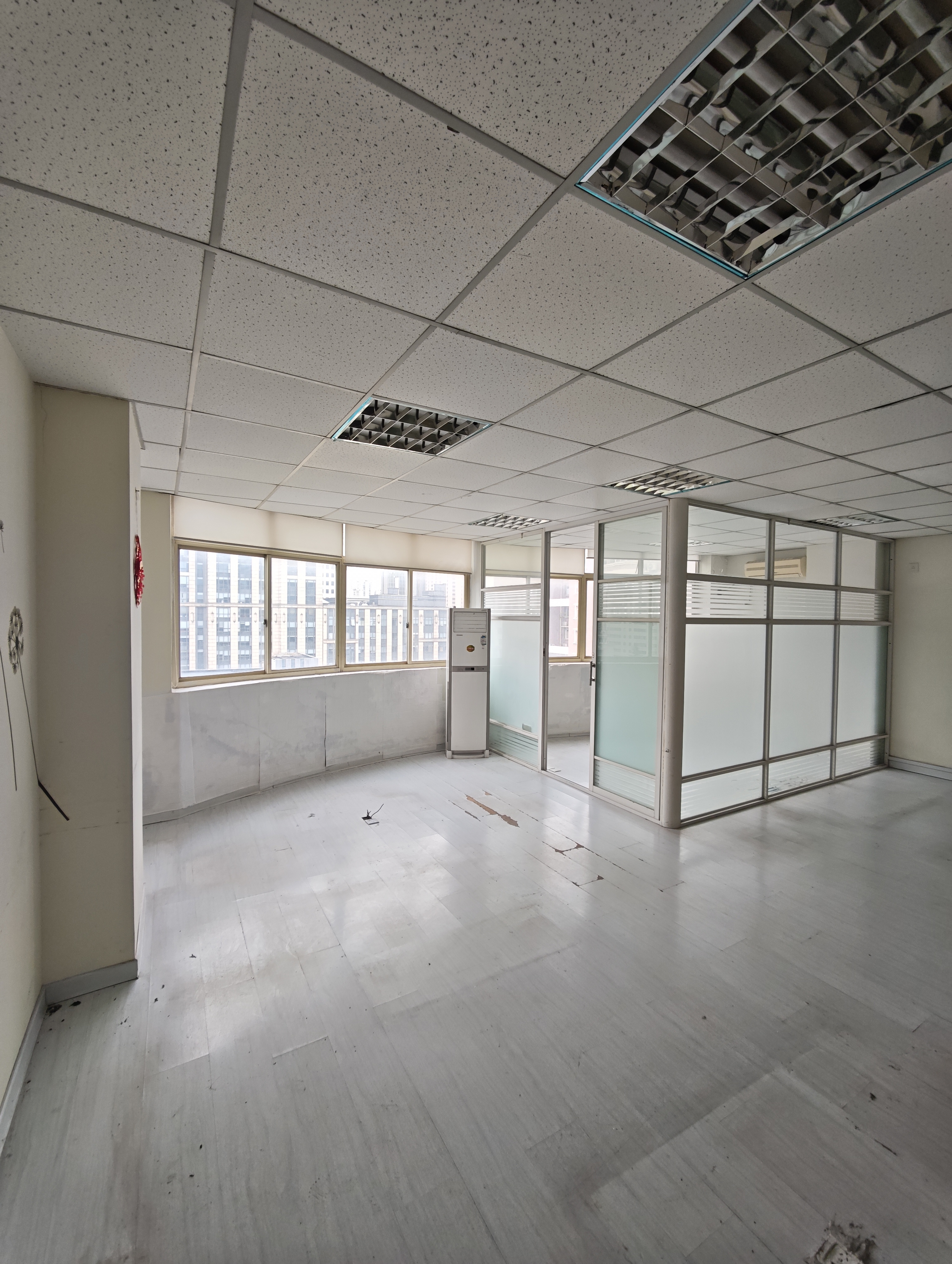 徐家汇博大商务楼66平米写字楼出租