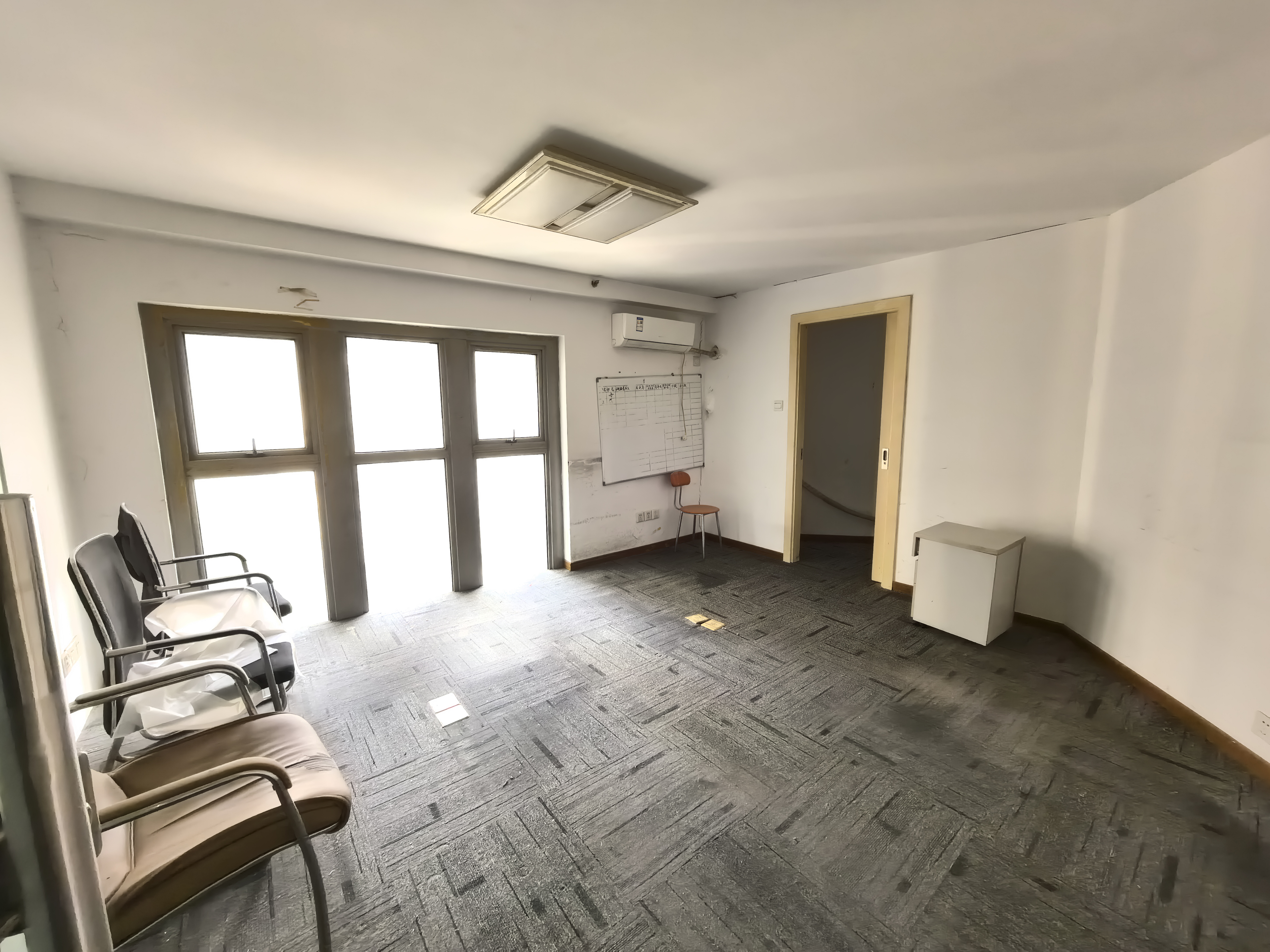 曹杨尚诚国际83平米写字楼出租