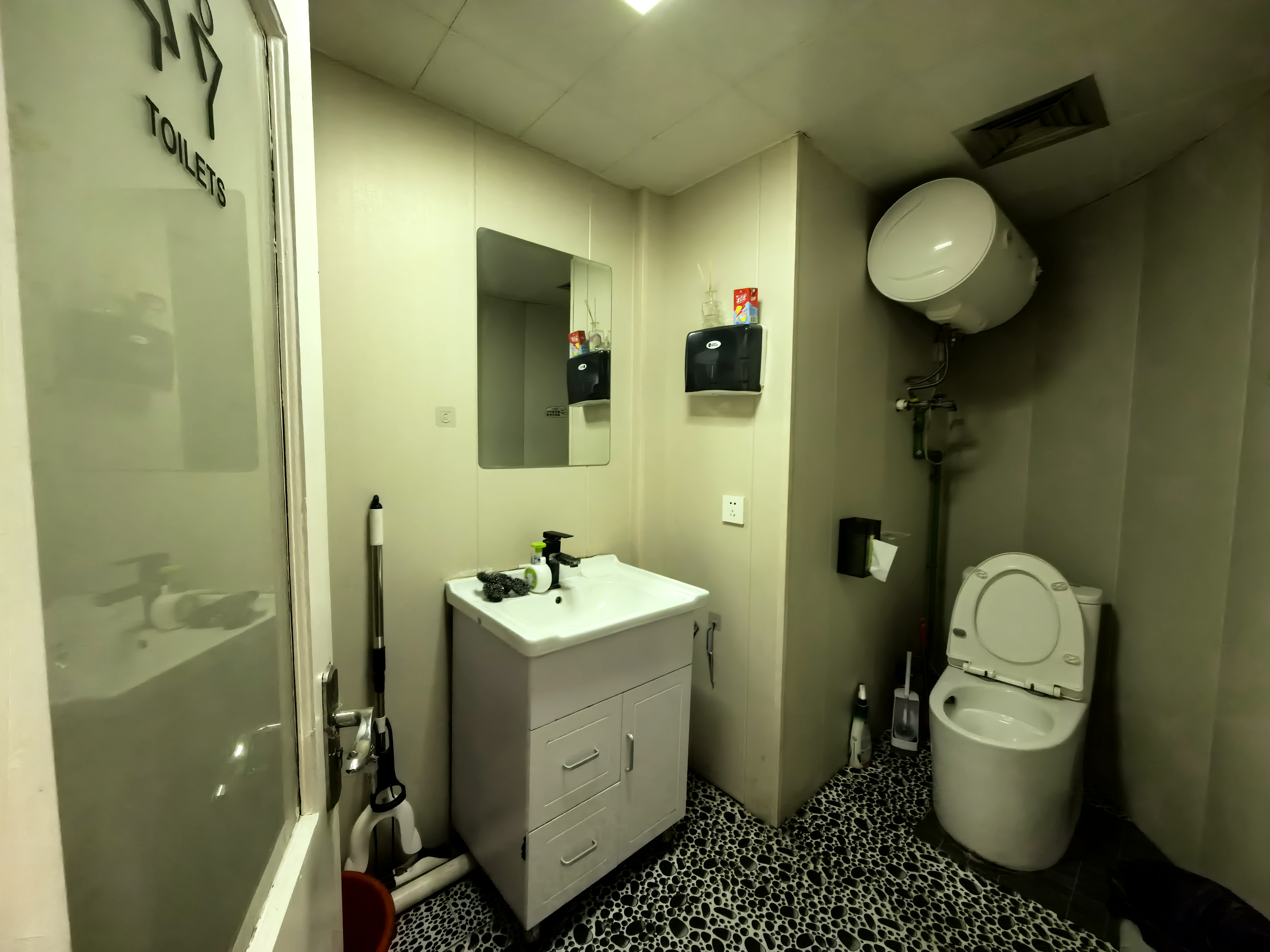 曹杨尚诚国际104平米写字楼出租