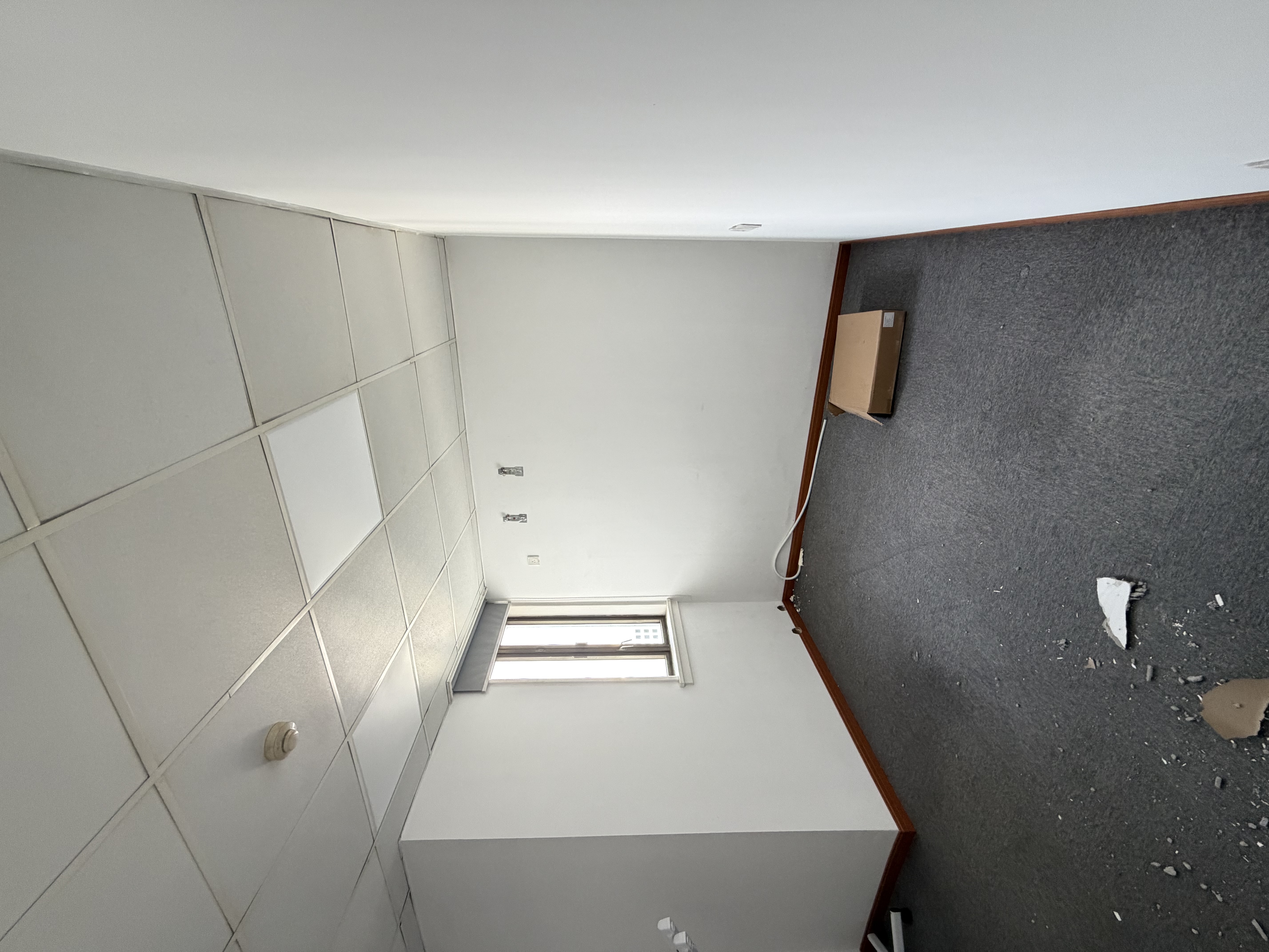 鞍山远洋广场94平米写字楼出租