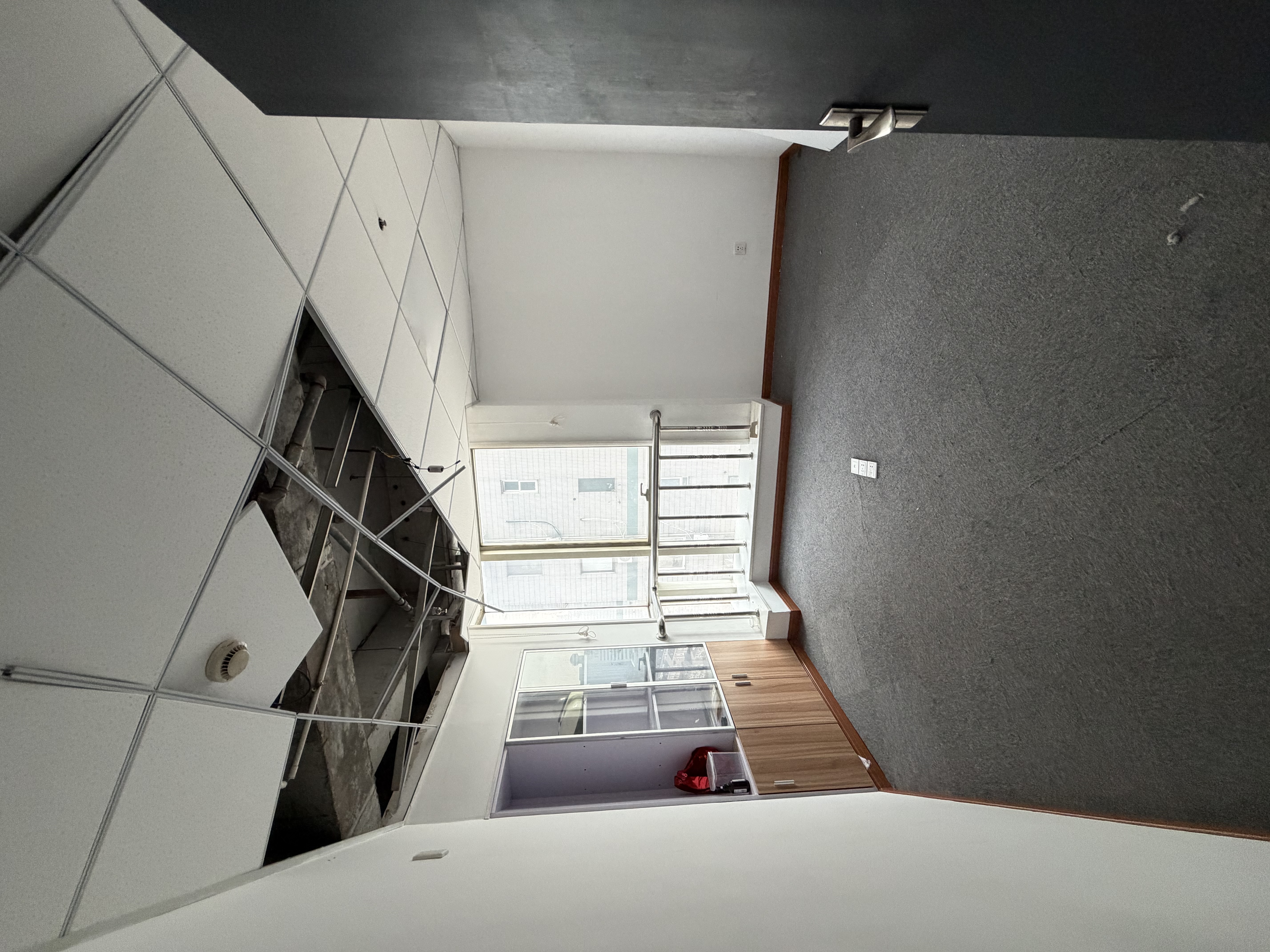 鞍山远洋广场94平米写字楼出租