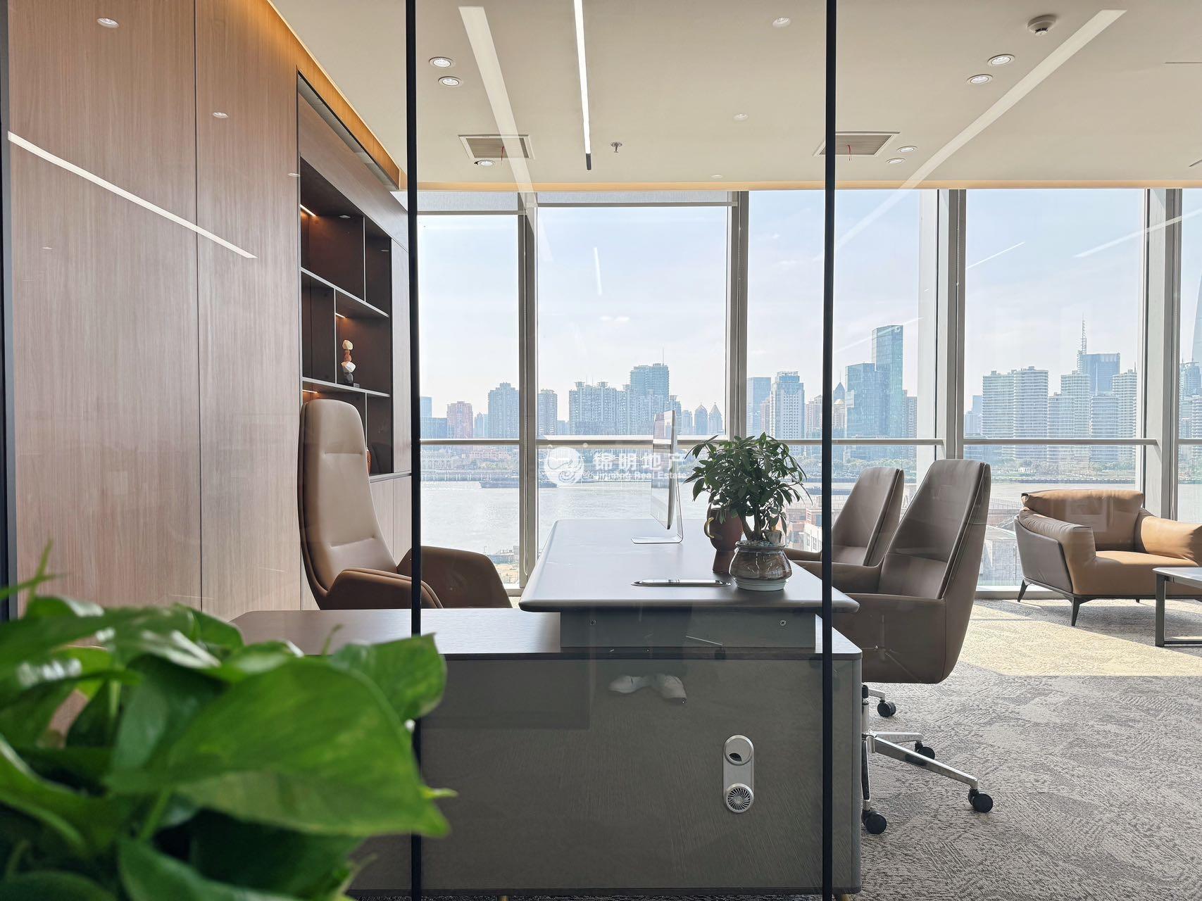 东外滩中交滨江广场357平米写字楼出租