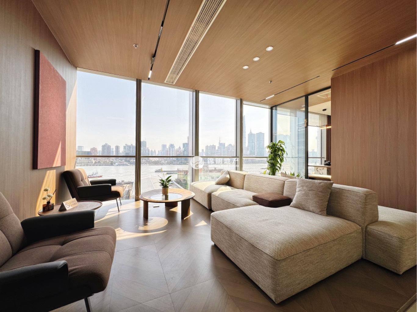 东外滩中交滨江广场136平米写字楼出租