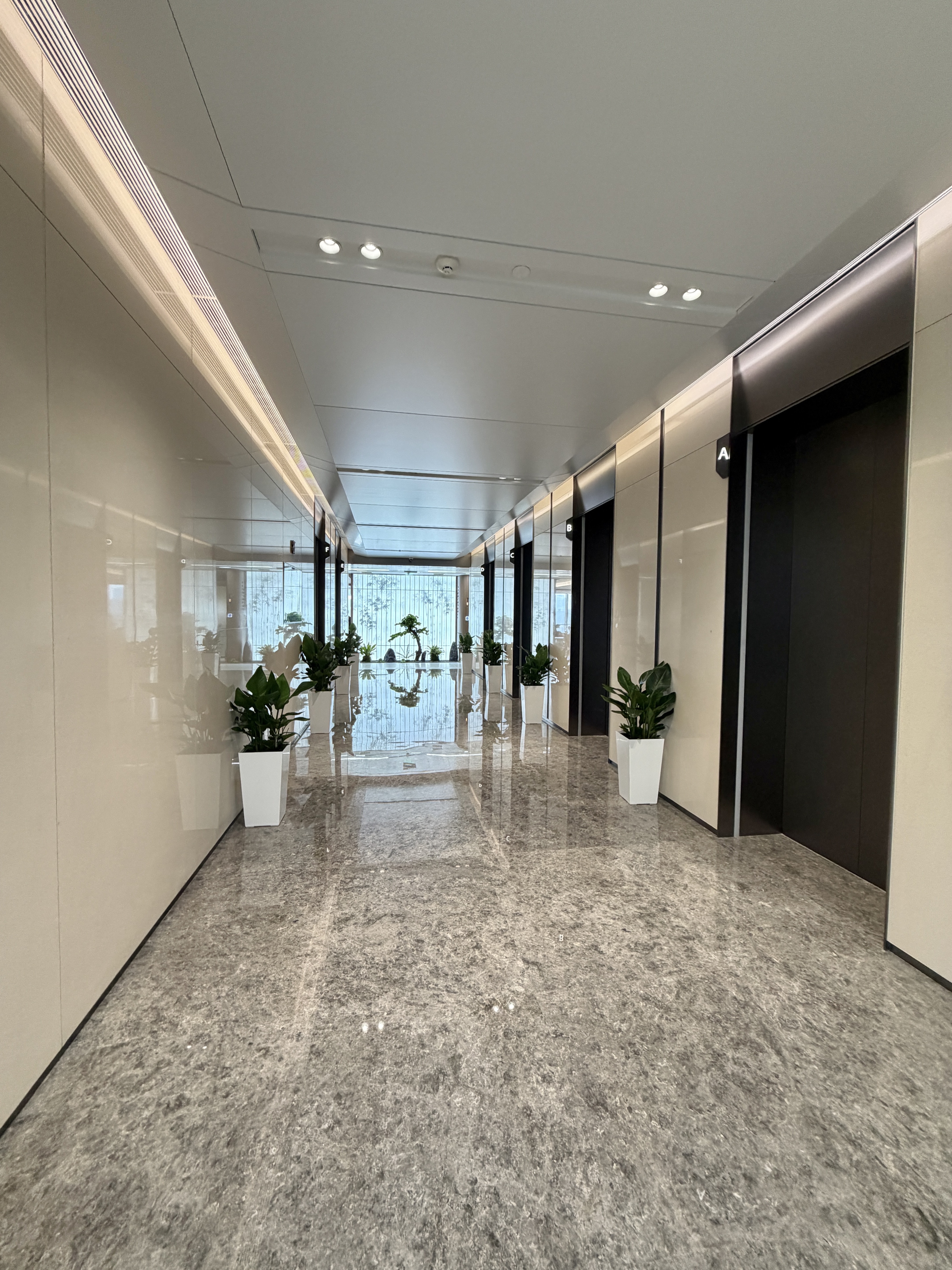 东外滩中交滨江广场65平米写字楼出租