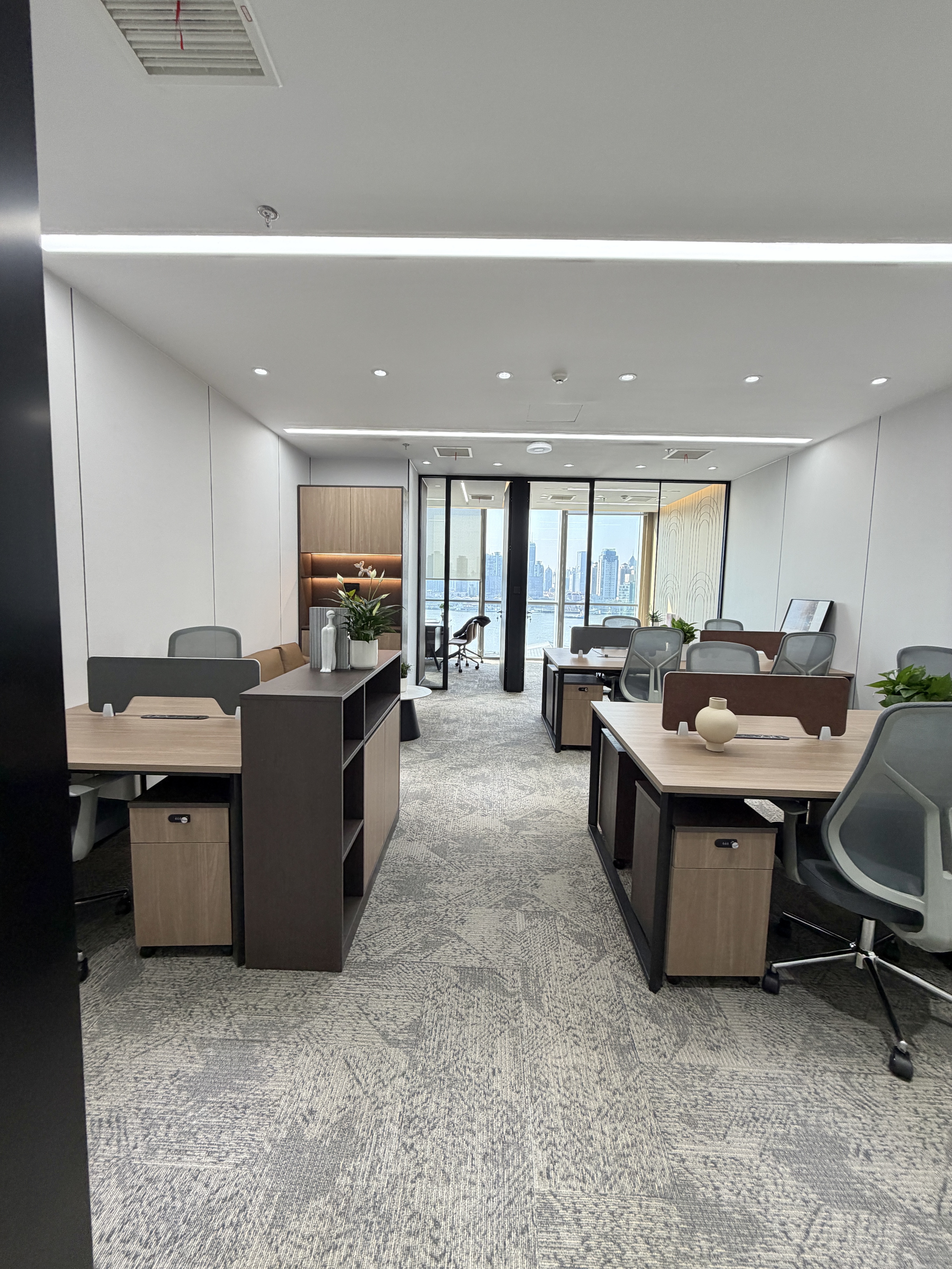 东外滩中交滨江广场62平米写字楼出租