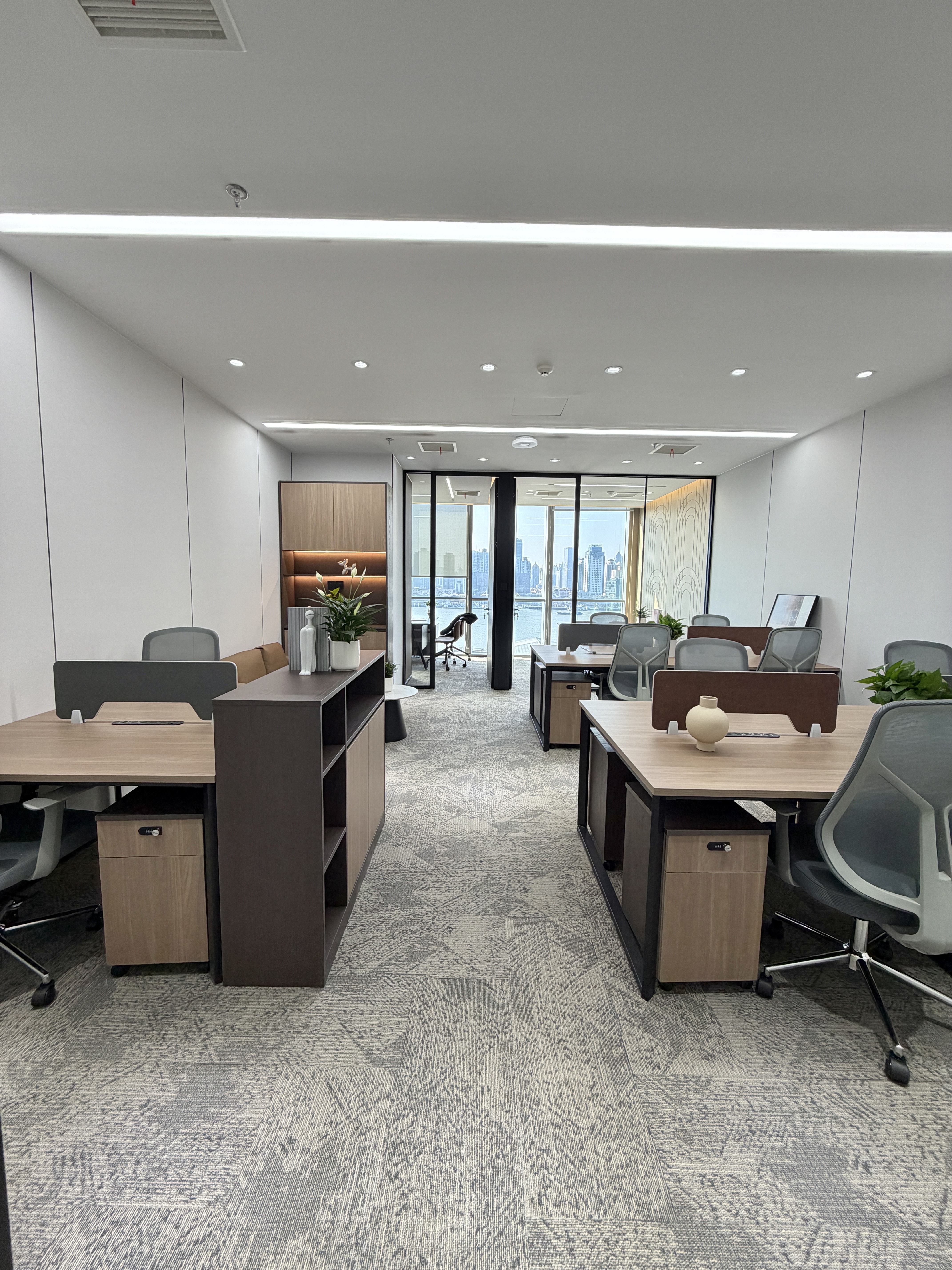 东外滩中交滨江广场62平米写字楼出租