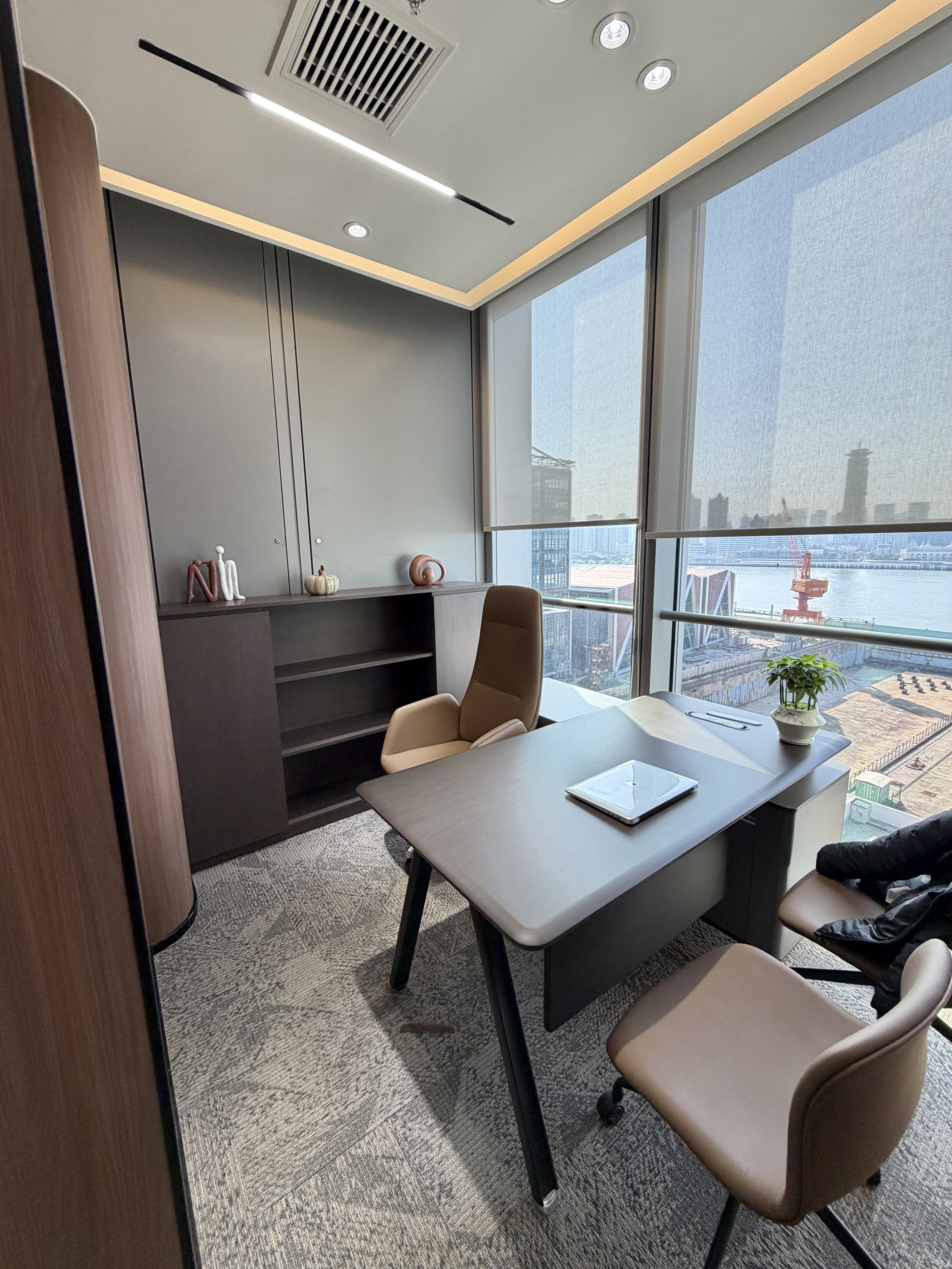 东外滩中交滨江广场62平米写字楼出租