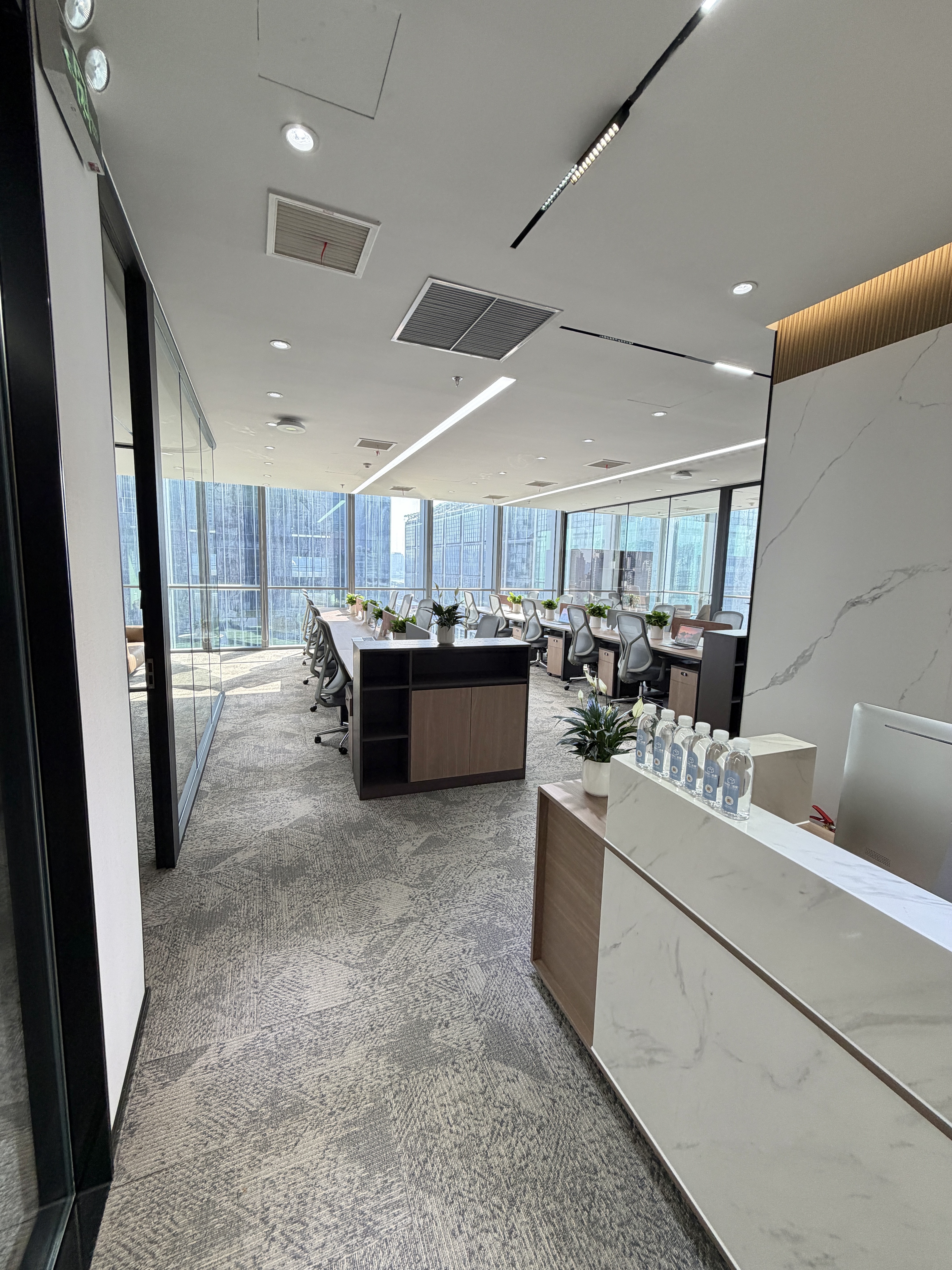 东外滩中交滨江广场164平米写字楼出租