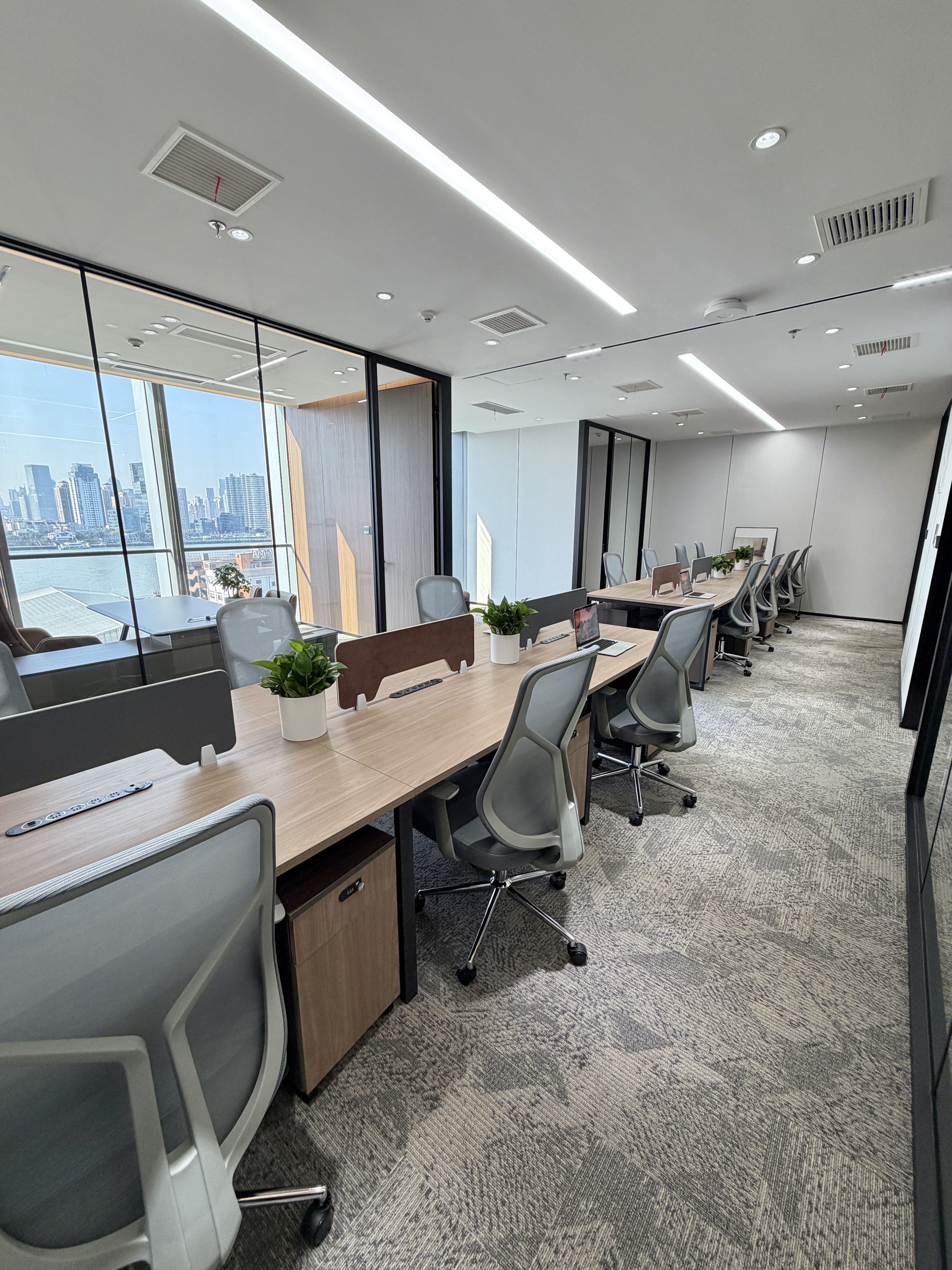 东外滩中交滨江广场89平米写字楼出租