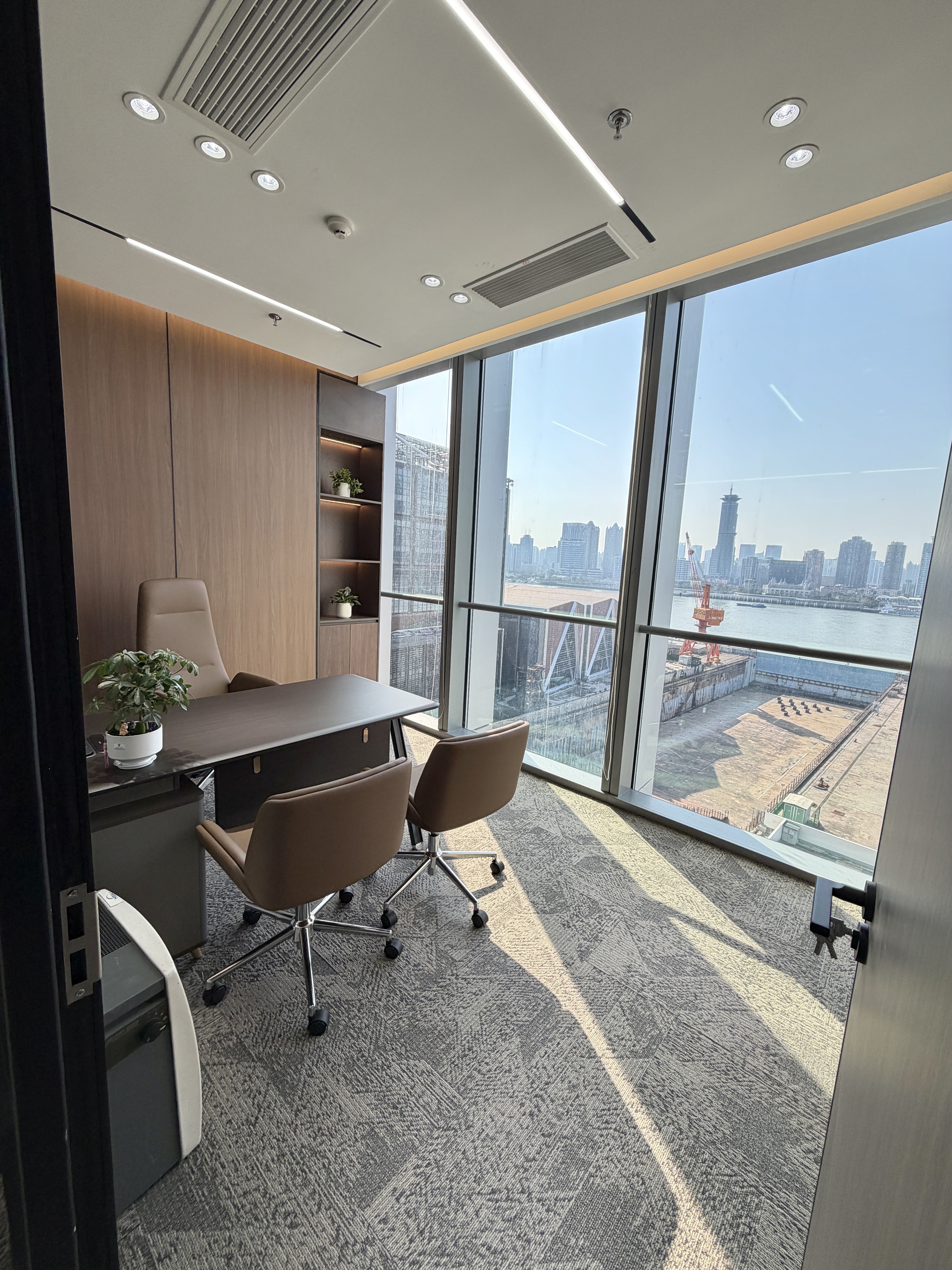 东外滩中交滨江广场89平米写字楼出租