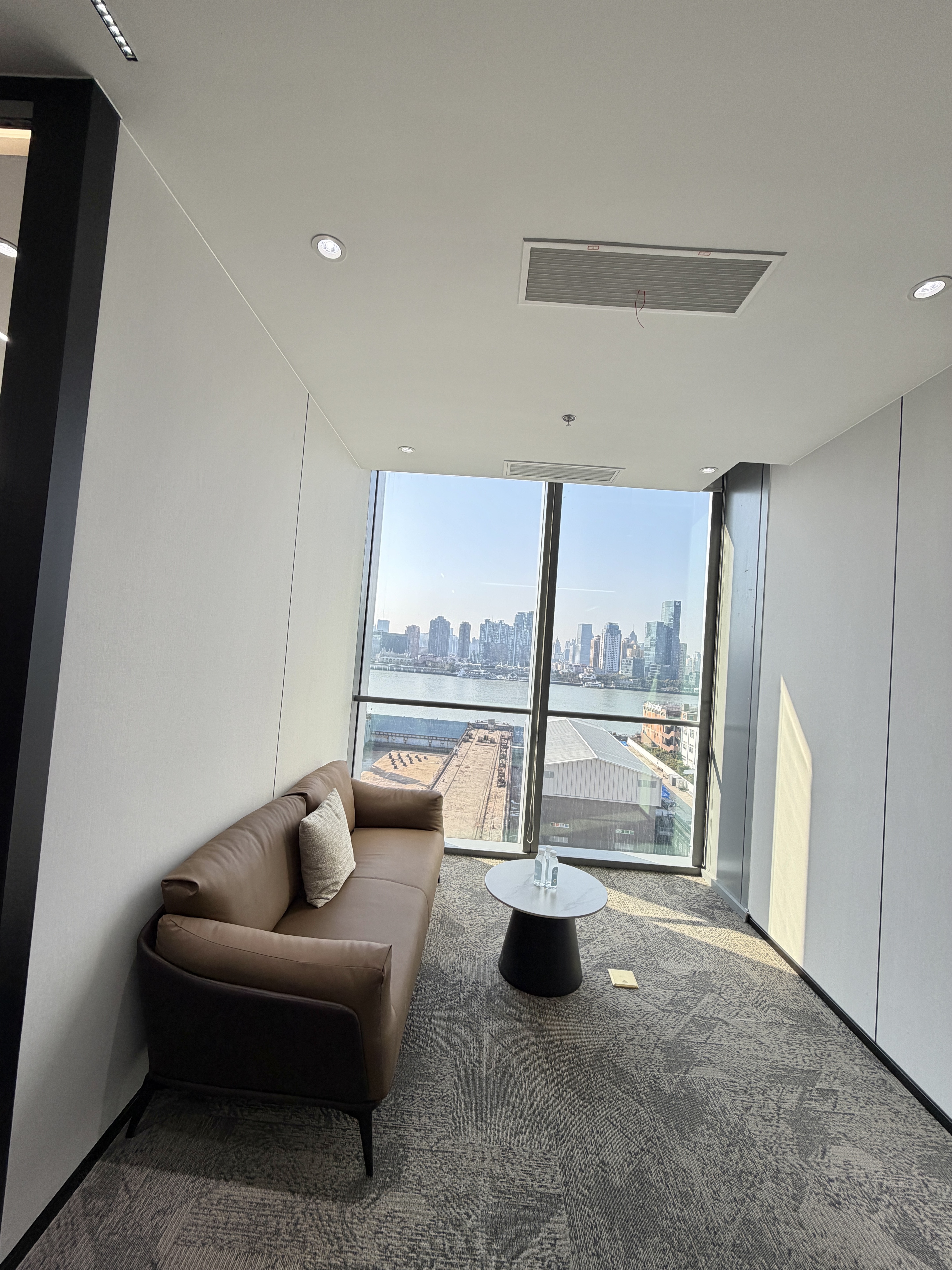 东外滩中交滨江广场108平米写字楼出租