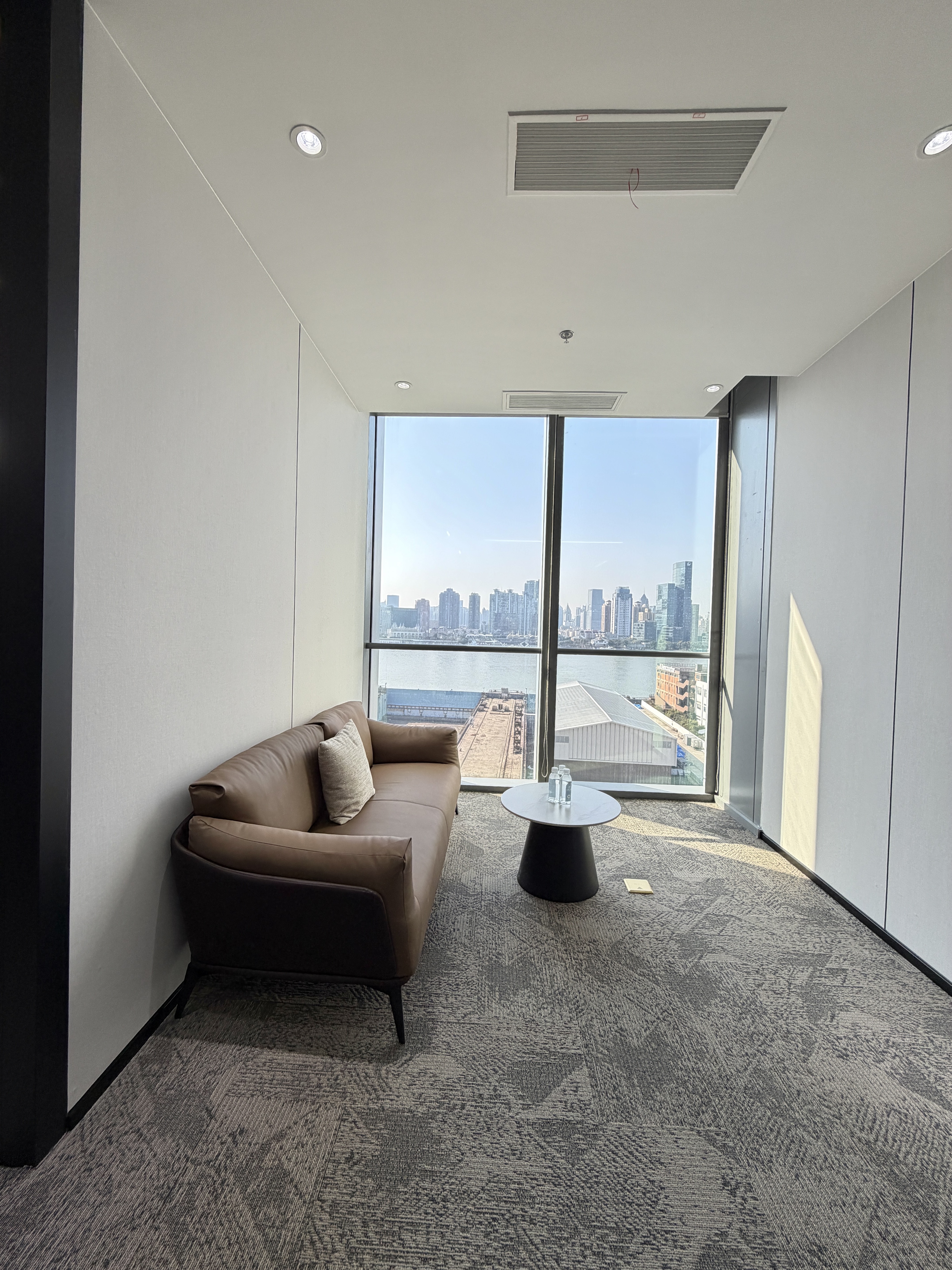 东外滩中交滨江广场108平米写字楼出租