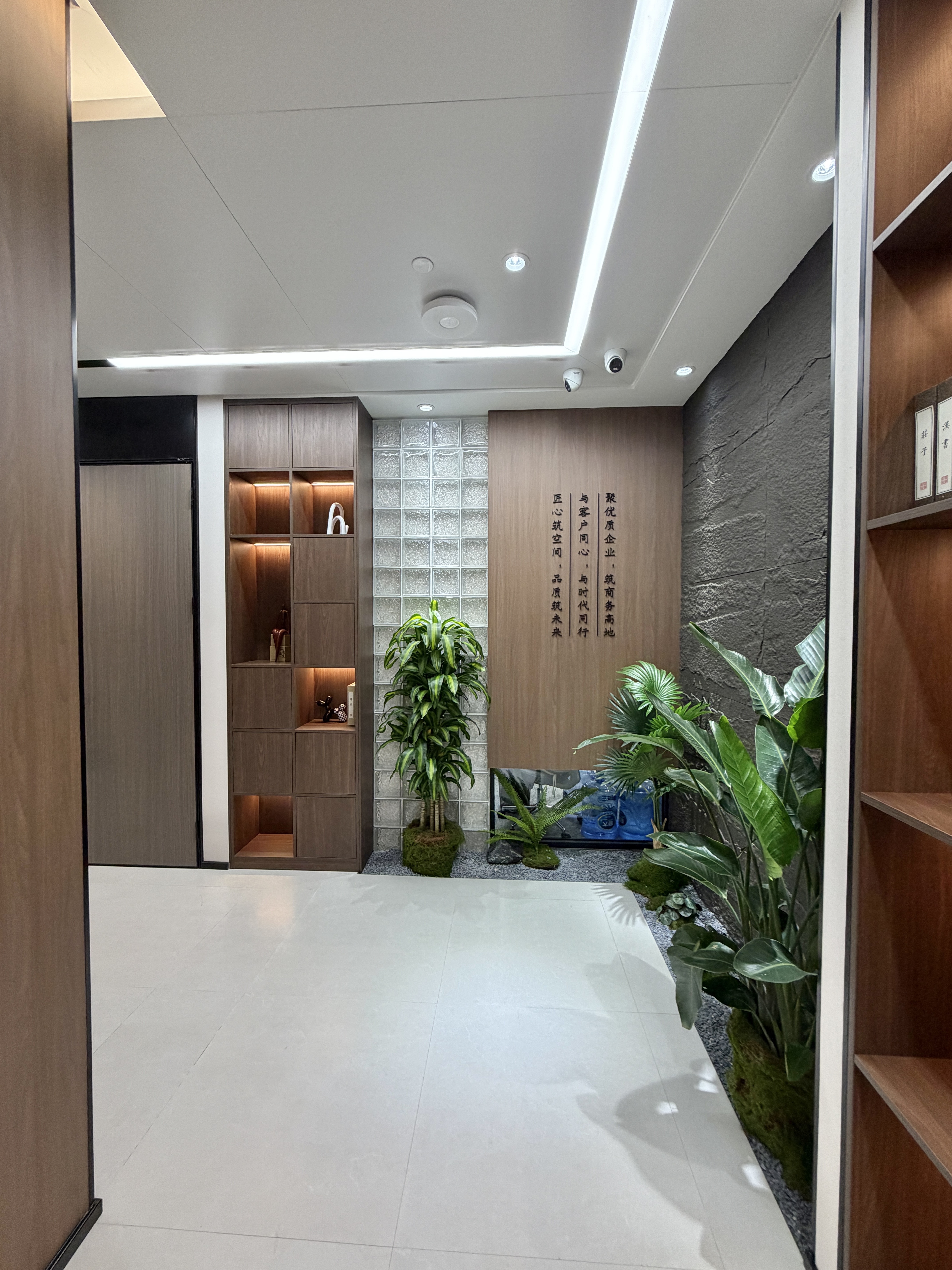 东外滩中交滨江广场86平米写字楼出租