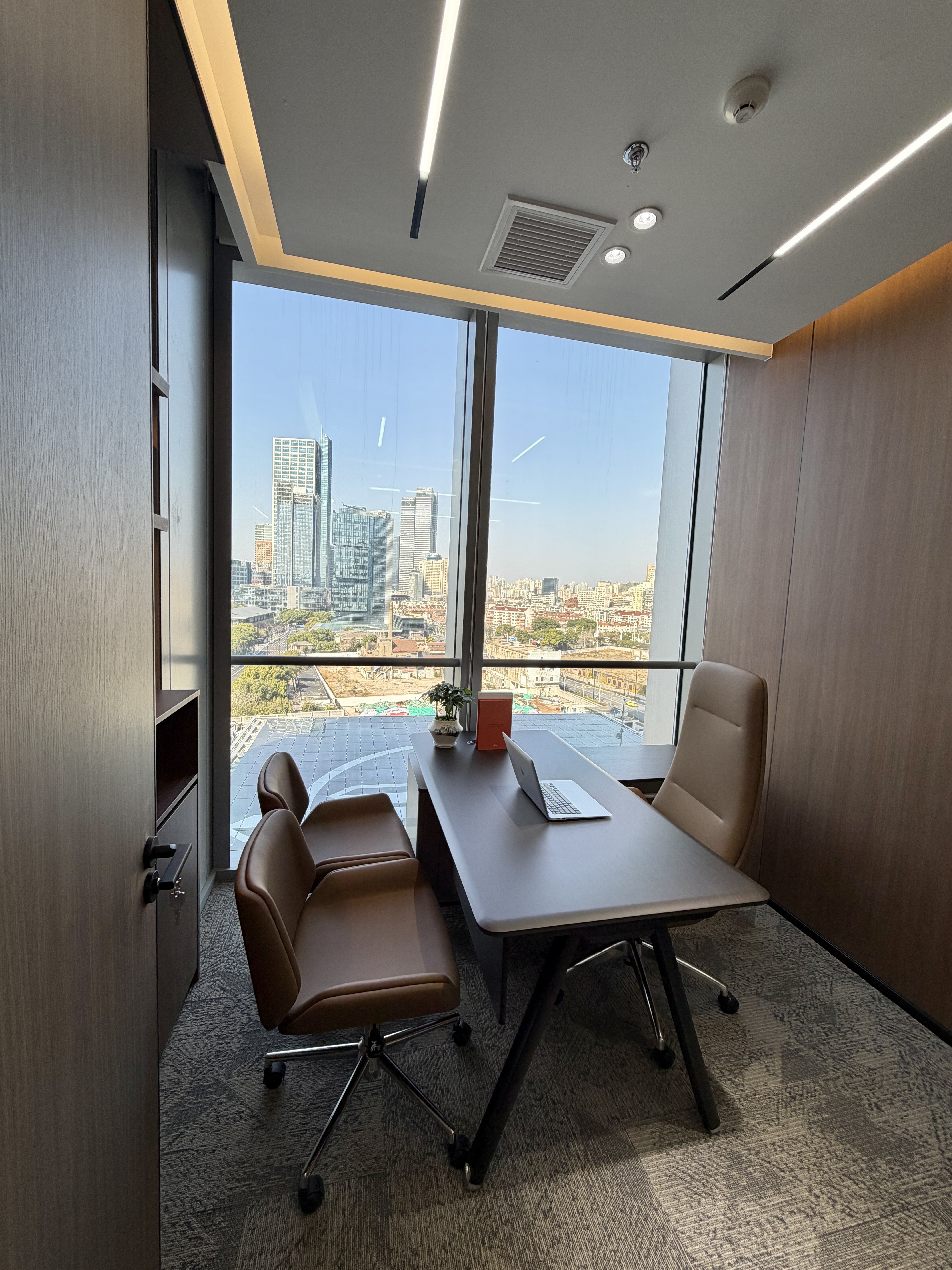 东外滩中交滨江广场58平米写字楼出租