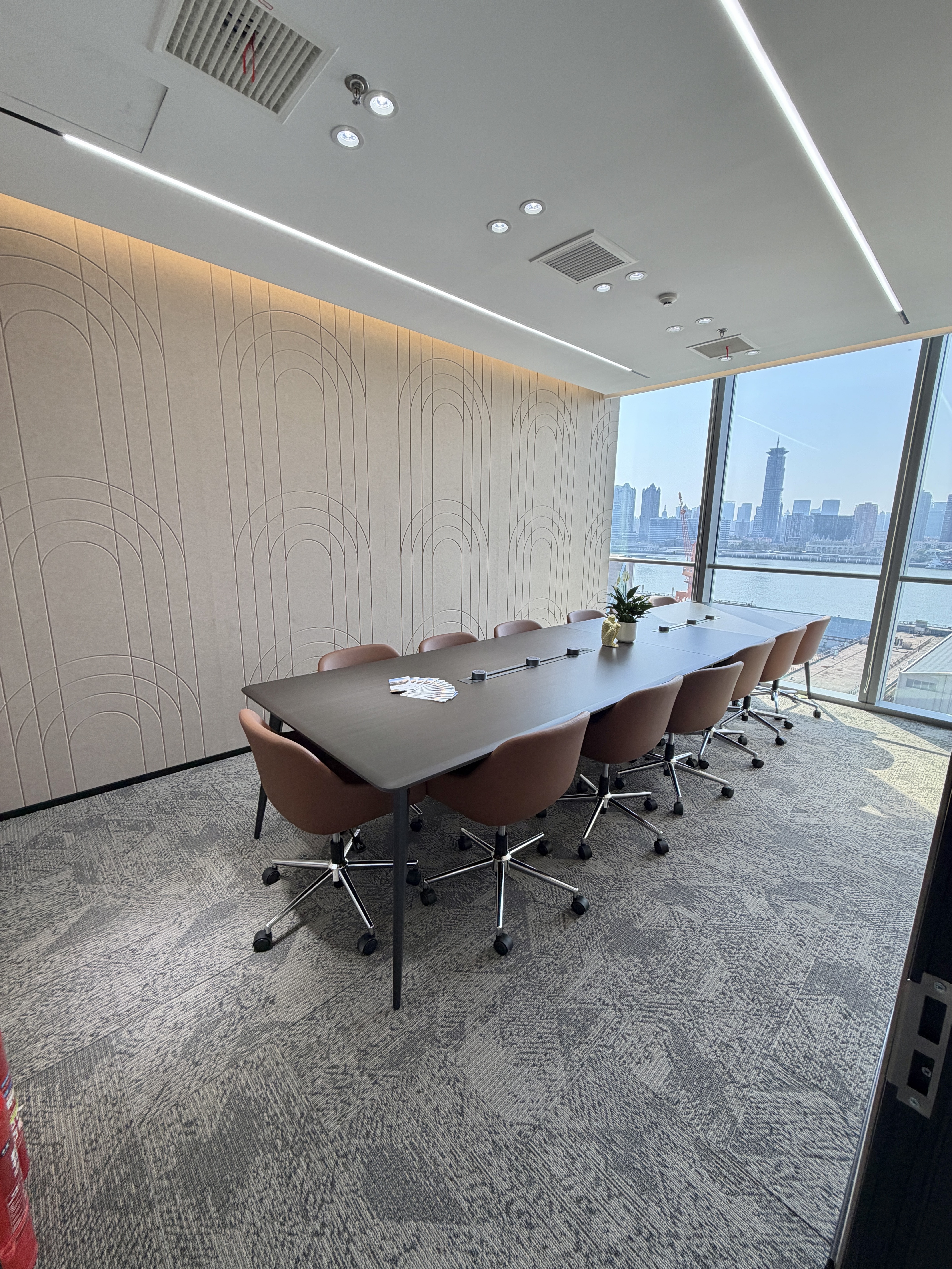 东外滩中交滨江广场67平米写字楼出租