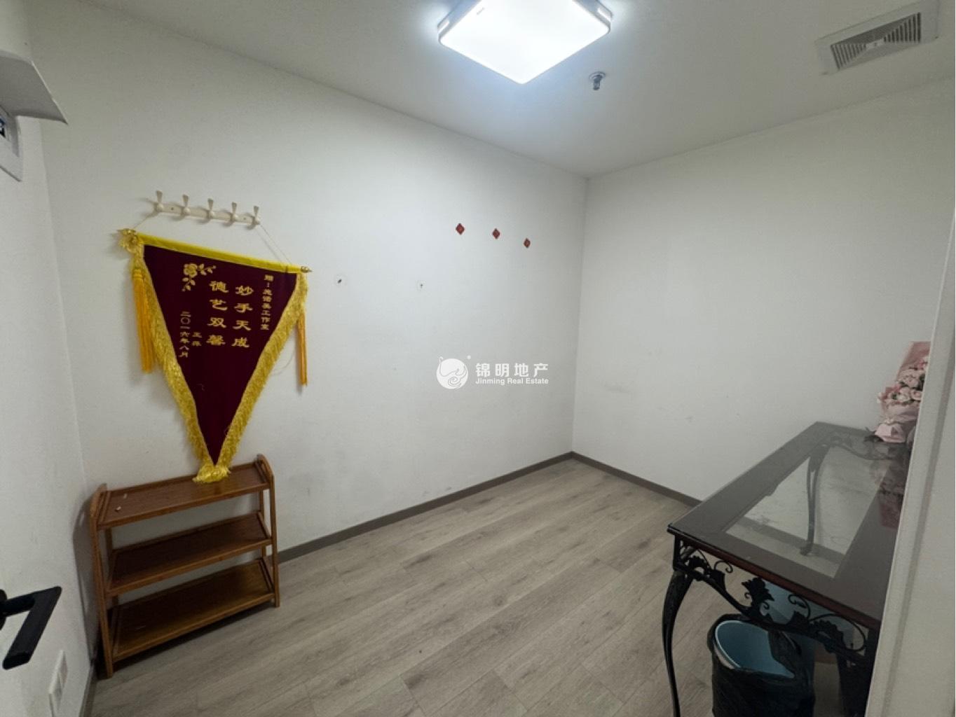 天山捷运大厦134平米写字楼出租