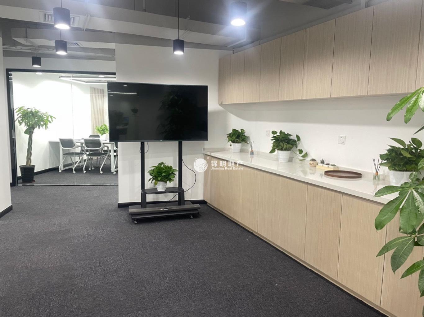 控江路上海信息技术大厦179平米写字楼出租