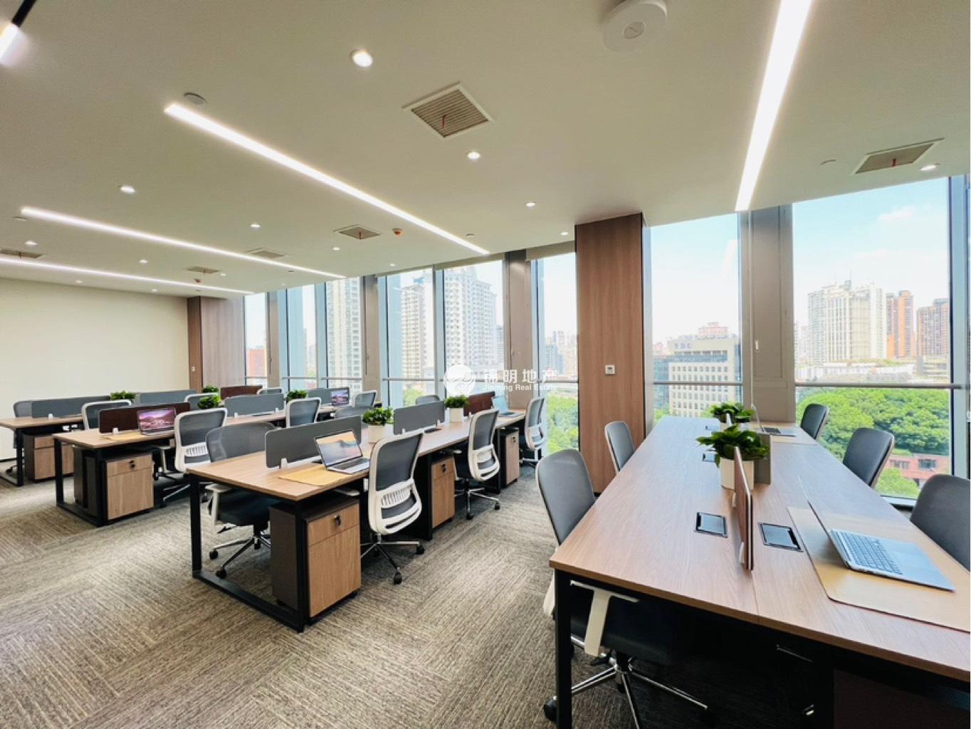 利通广场149平米写字楼出租