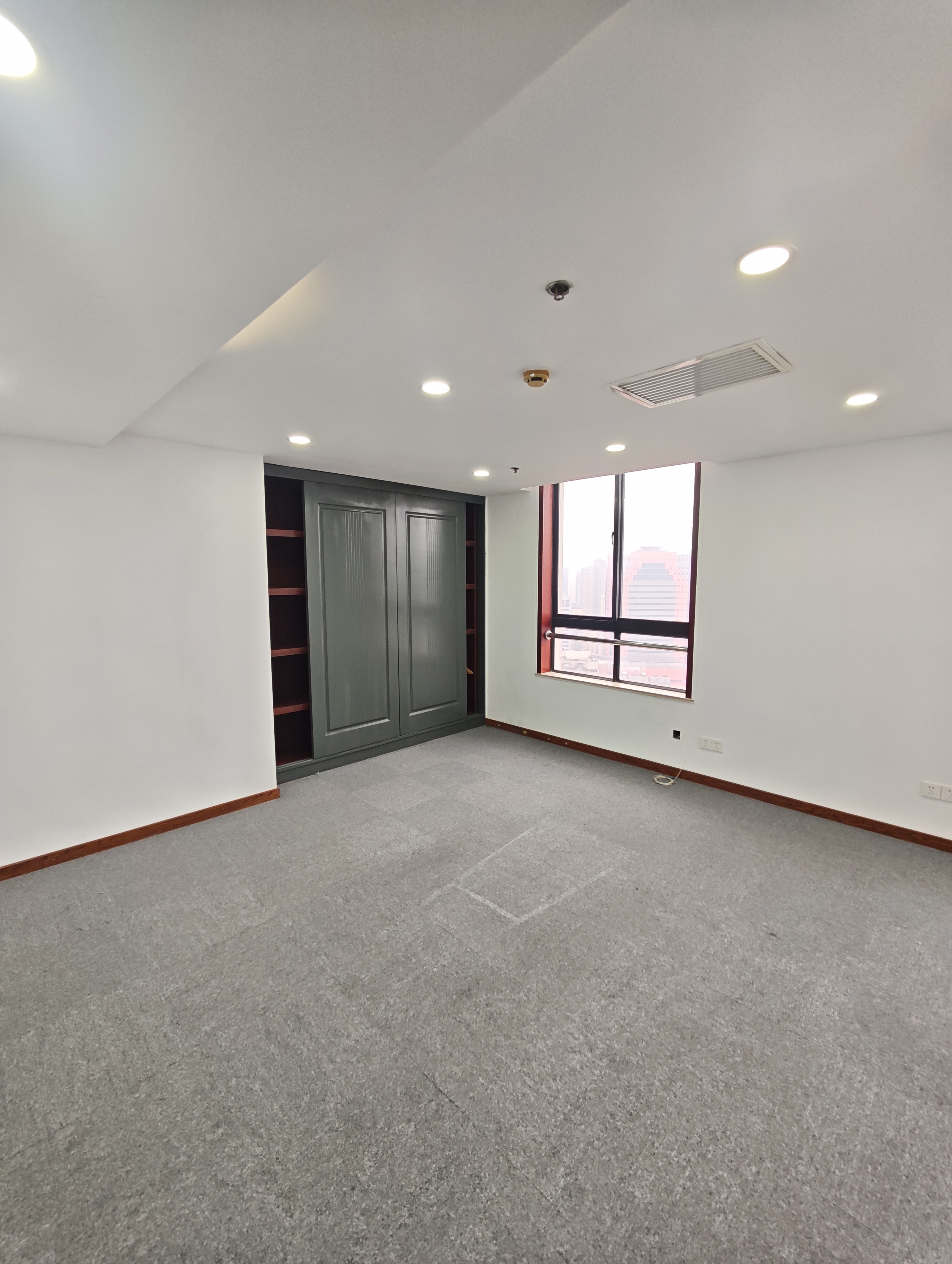 徐家汇圣爱大厦180平米写字楼出租