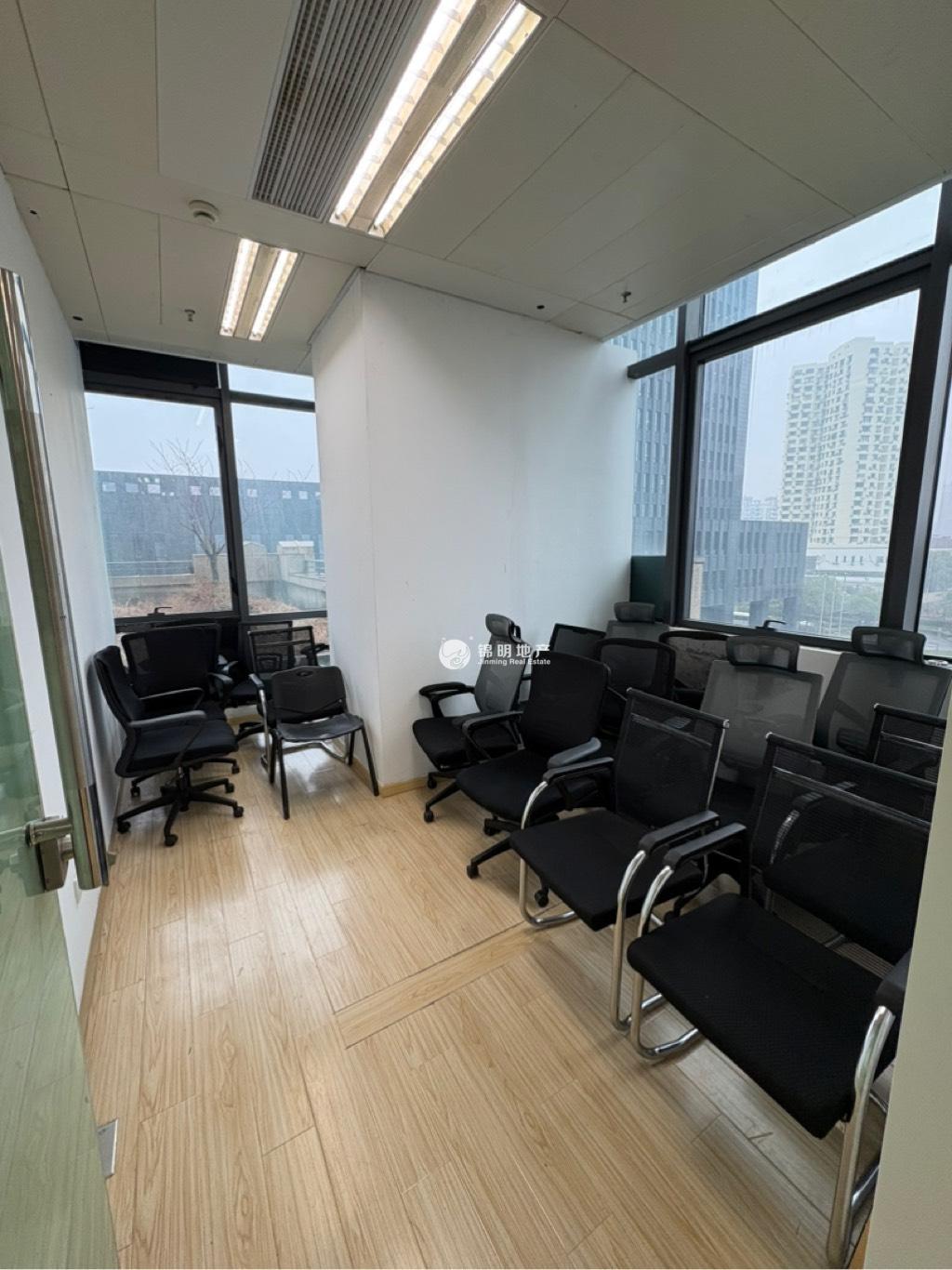 东外滩文通国际广场373平米写字楼出租