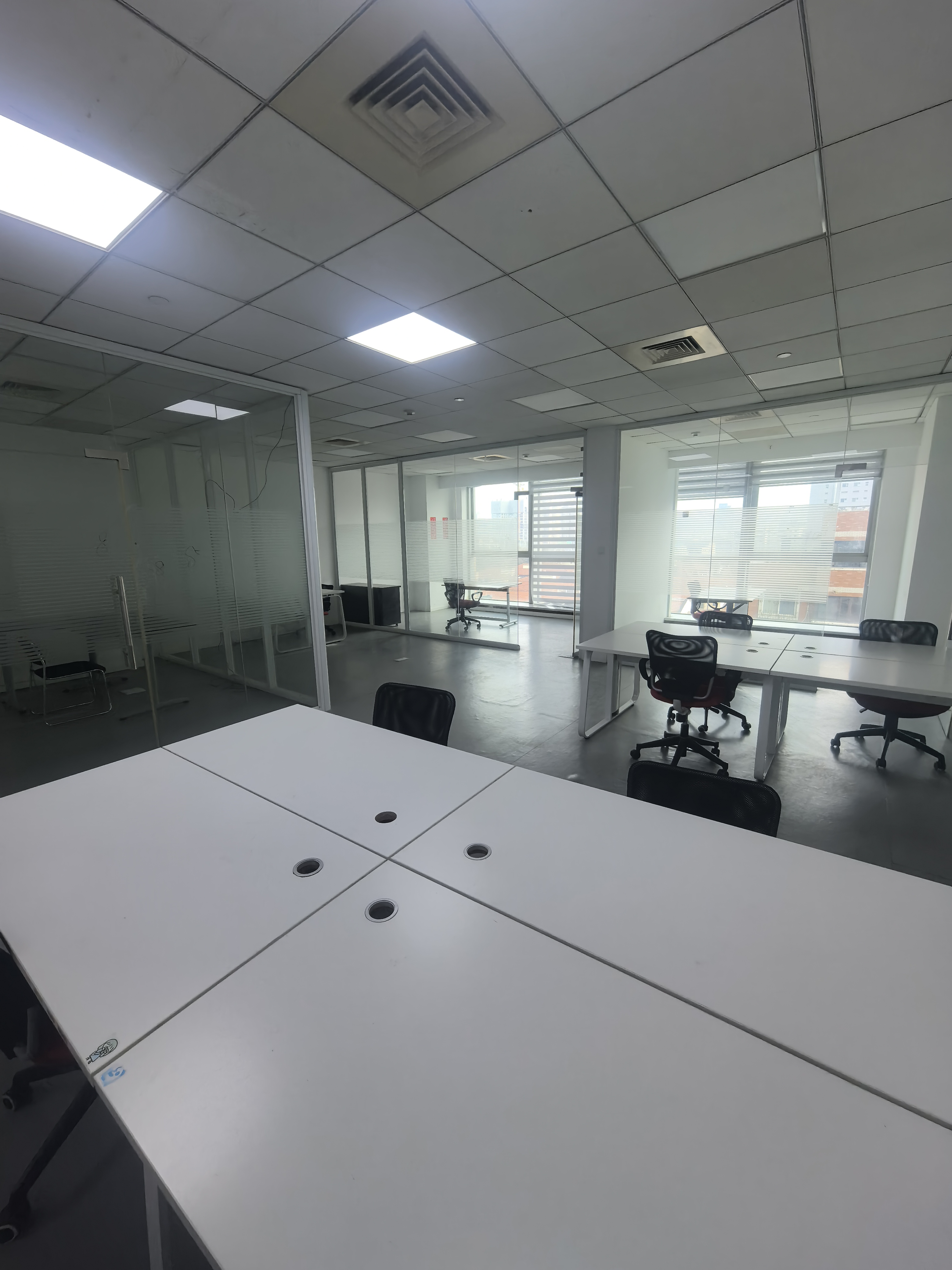 南京西路晶采世纪大厦144平米写字楼出租