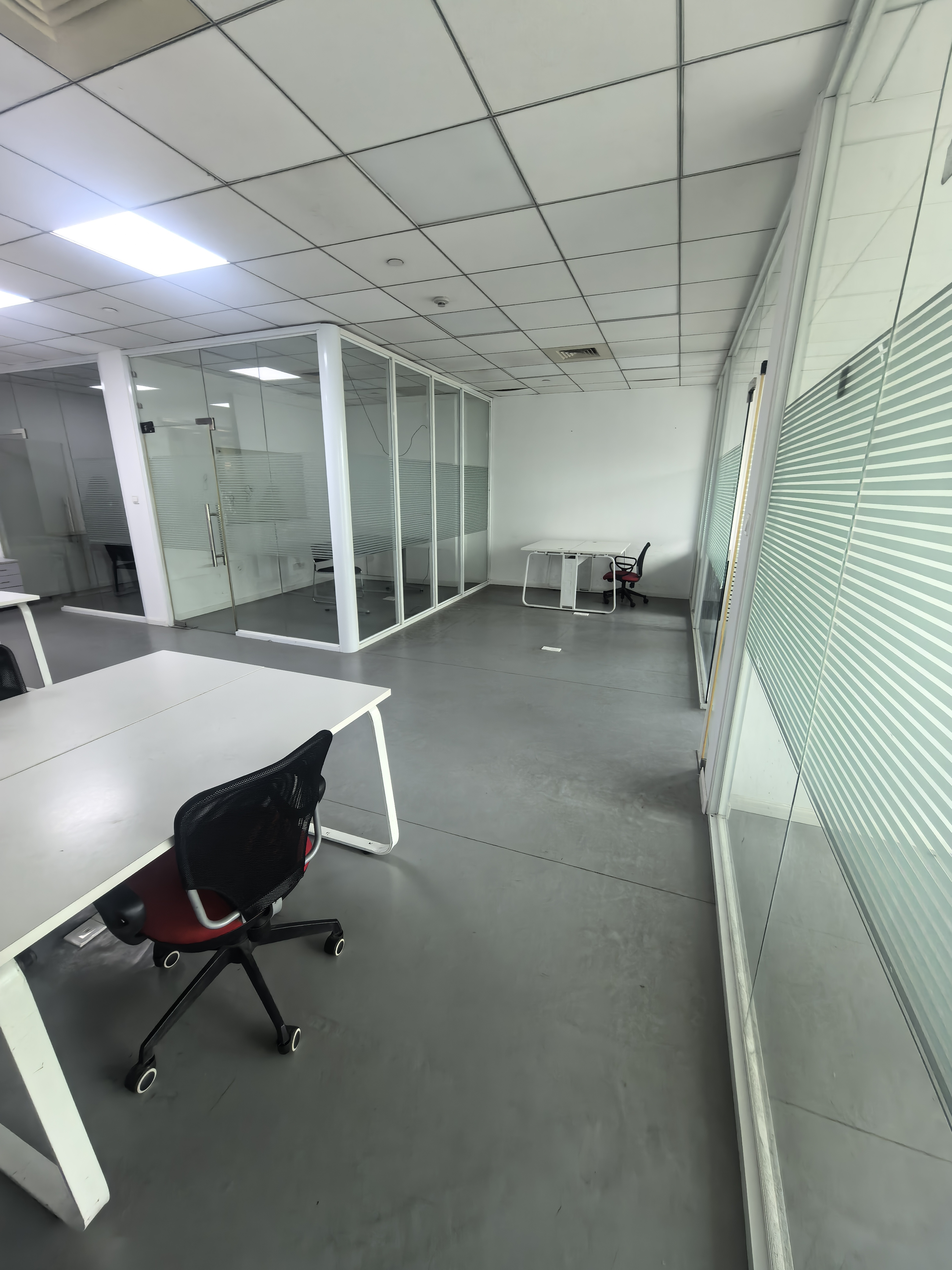 南京西路晶采世纪大厦144平米写字楼出租