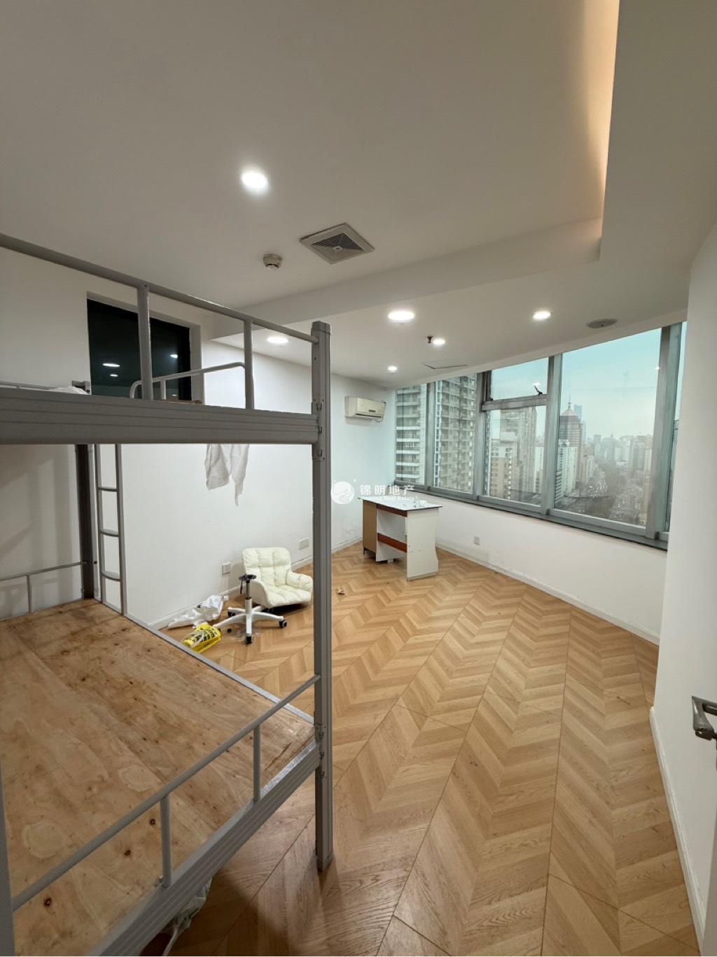 打浦桥海兴广场174平米写字楼出租