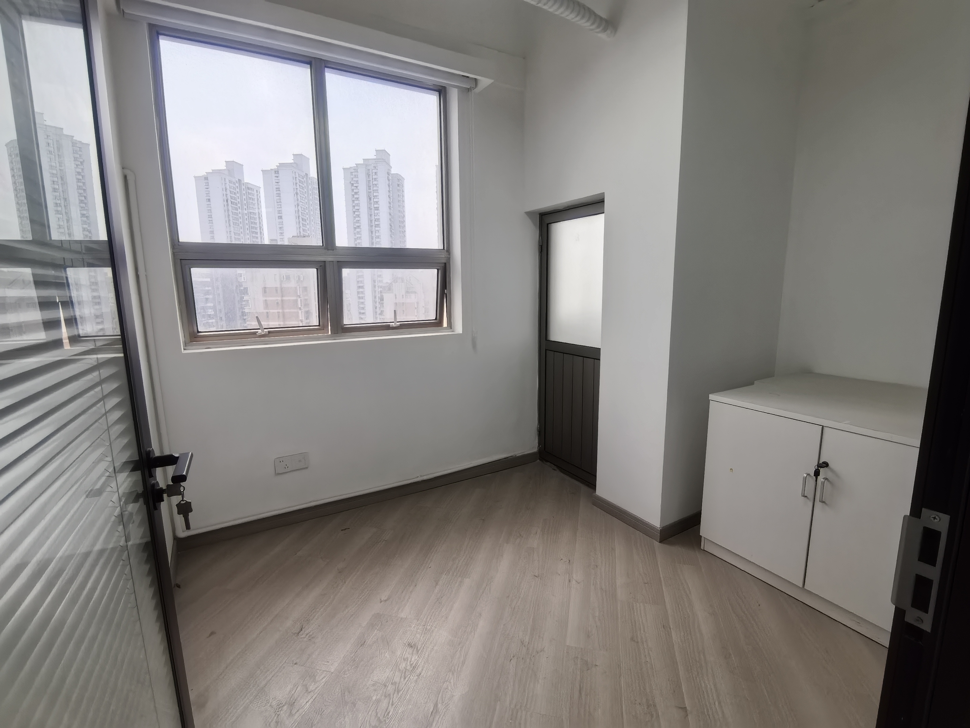 打浦桥致远大厦144平米写字楼出租